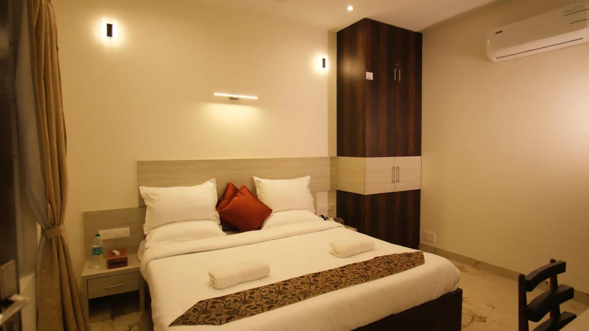 Ecr London * Chennai