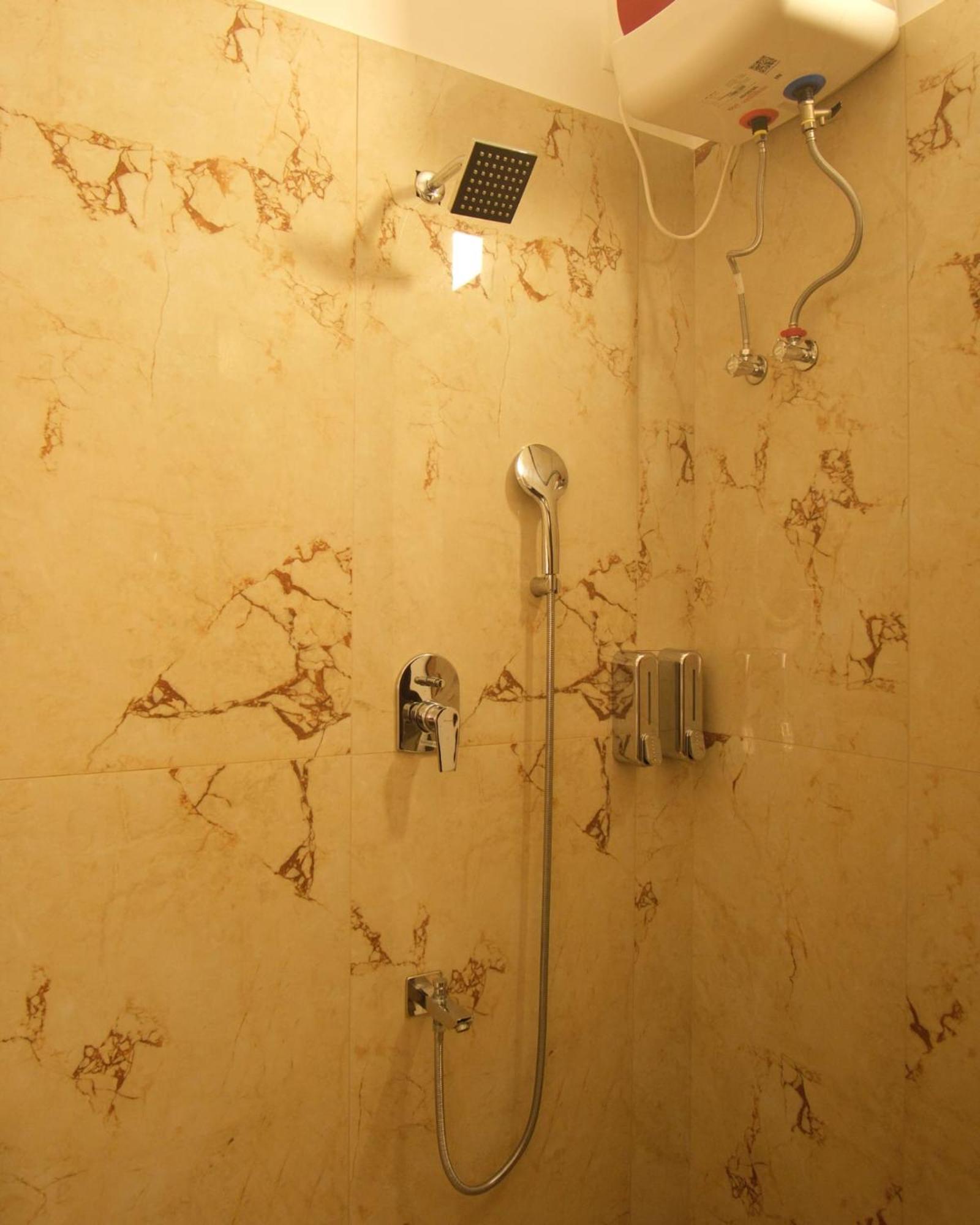 Ecr London Apartment Chennai