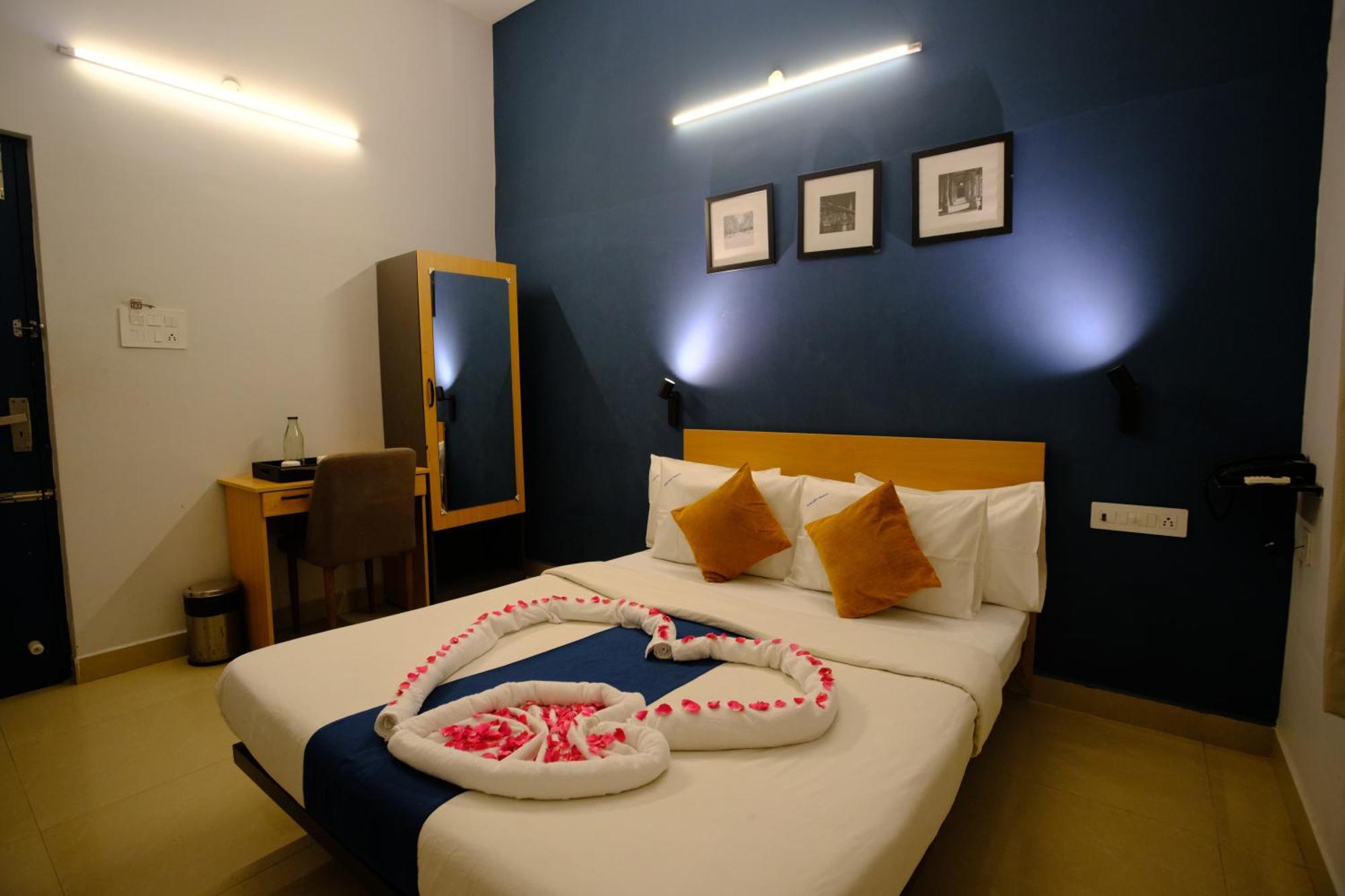 Blue Palace - Near Airport Hotel 3*