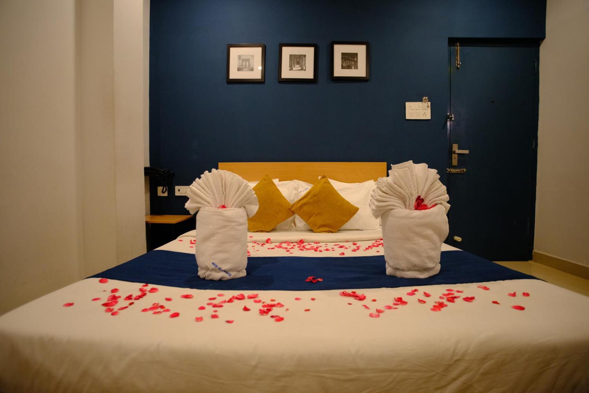 Blue Palace - Near Airport 3*