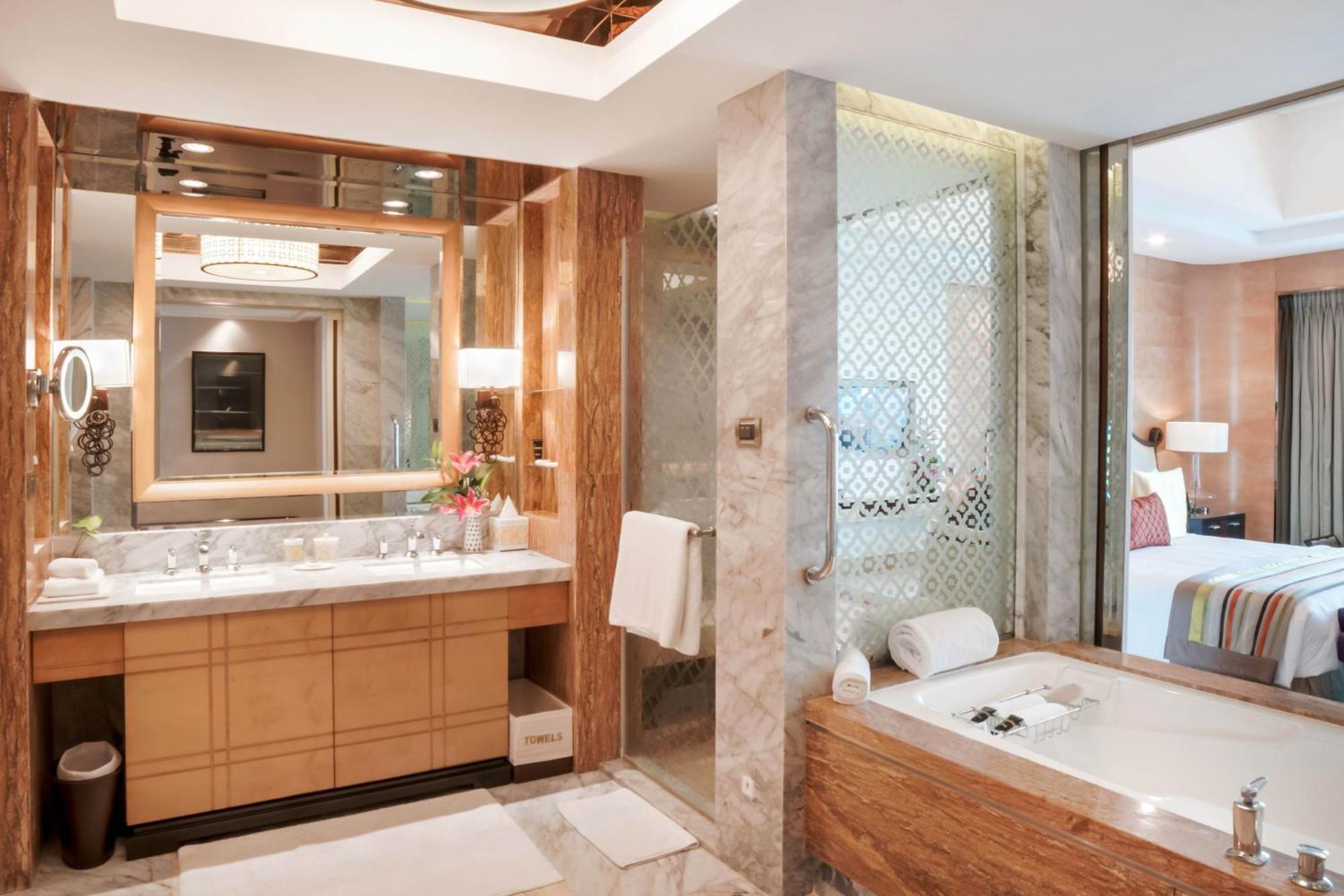 Itc Grand Chola, A Luxury Collection Hotel,