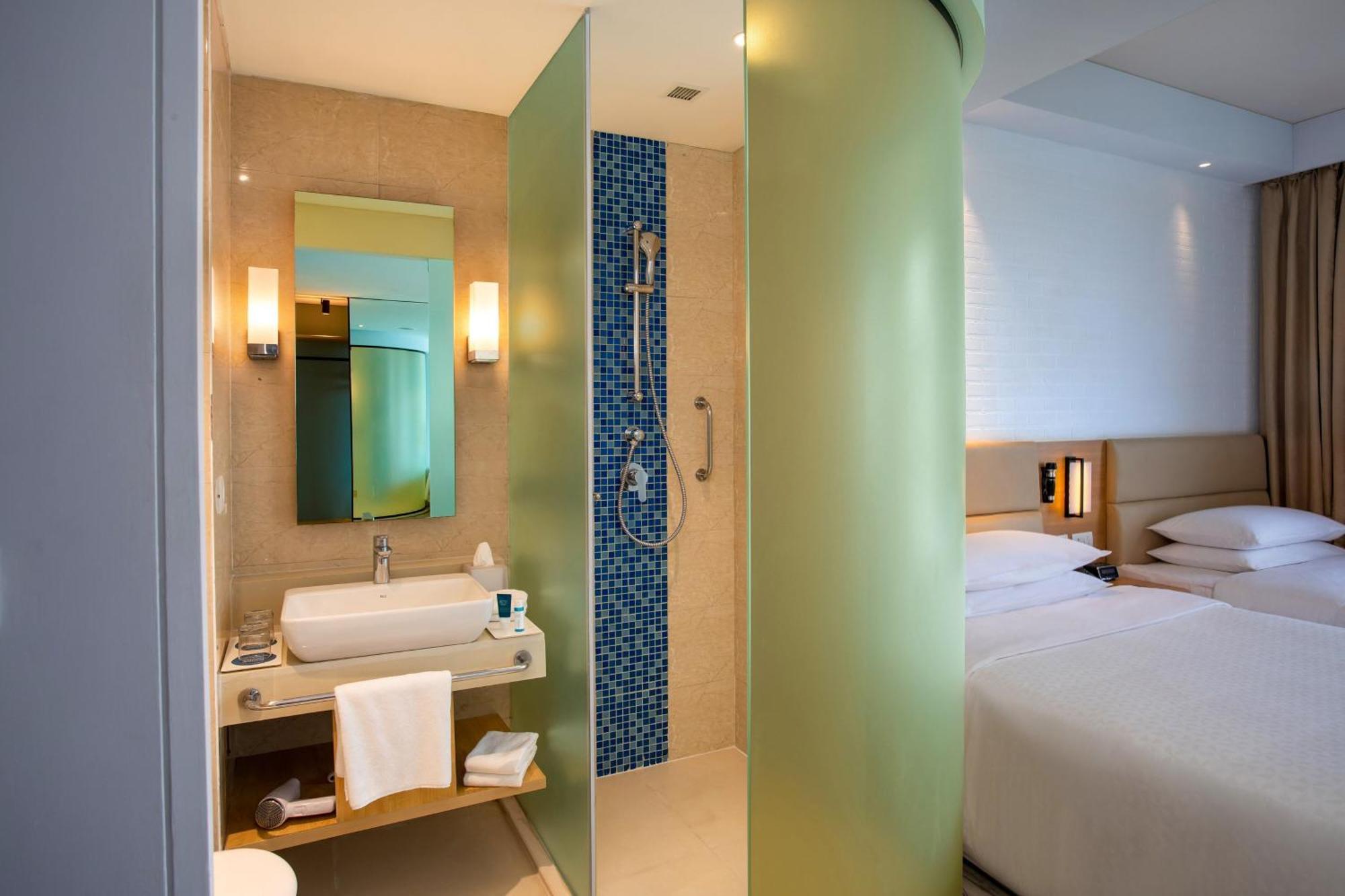 Four Points By Sheraton Omr 4*