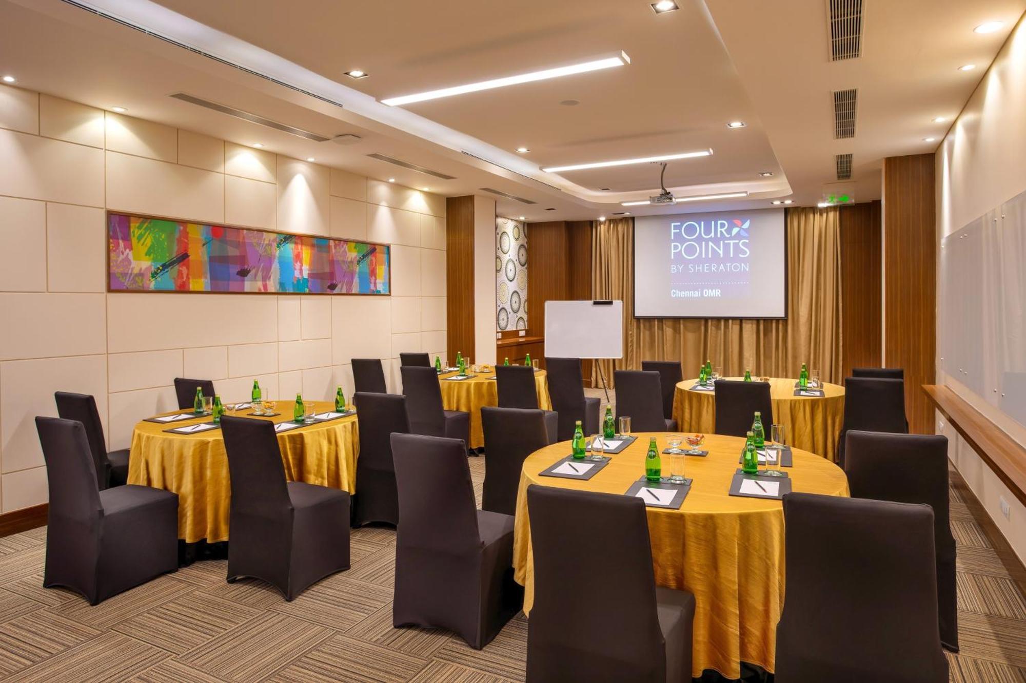 Four Points By Sheraton Omr Hotel