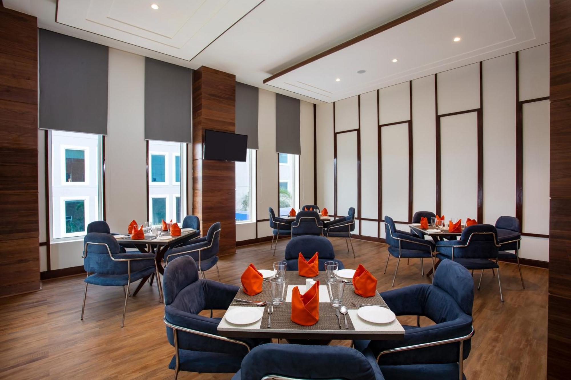 Hotel Four Points By Sheraton Omr 4*