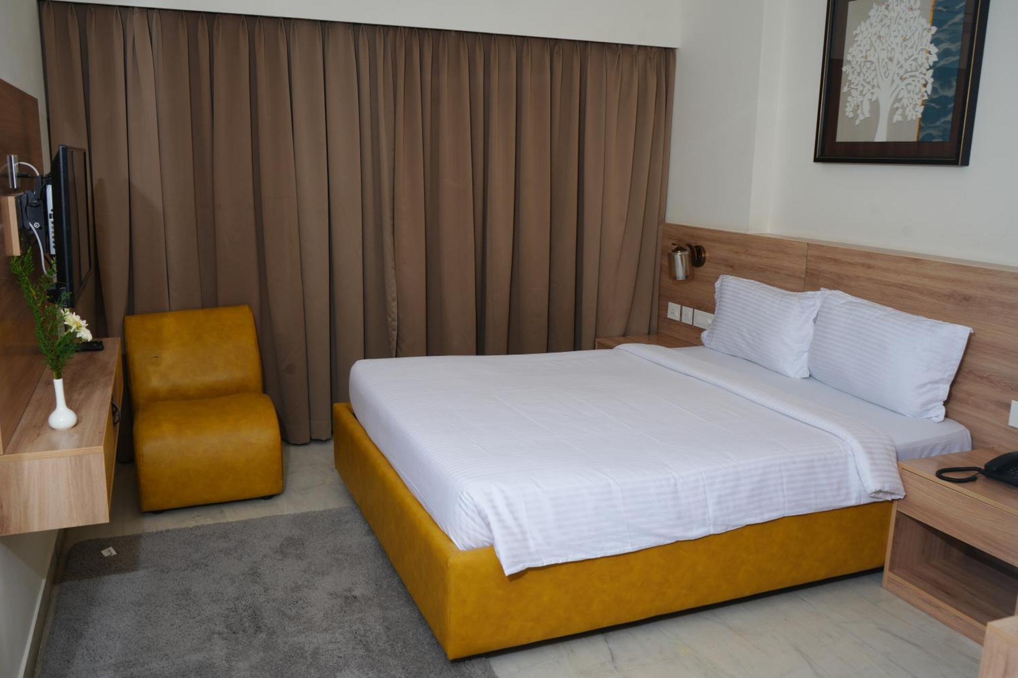 Royal Paris 3*