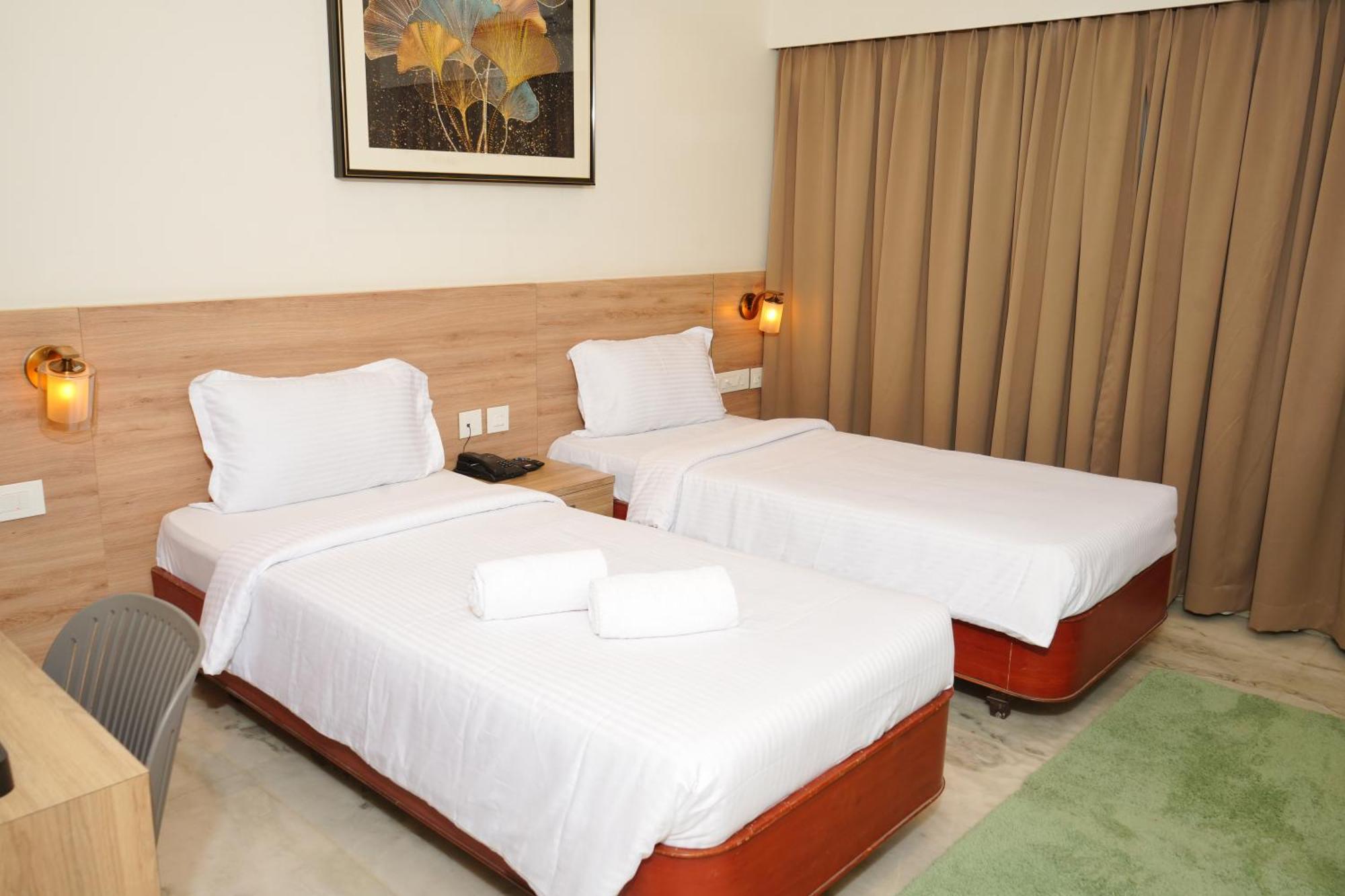 Royal Paris Hotel 3*