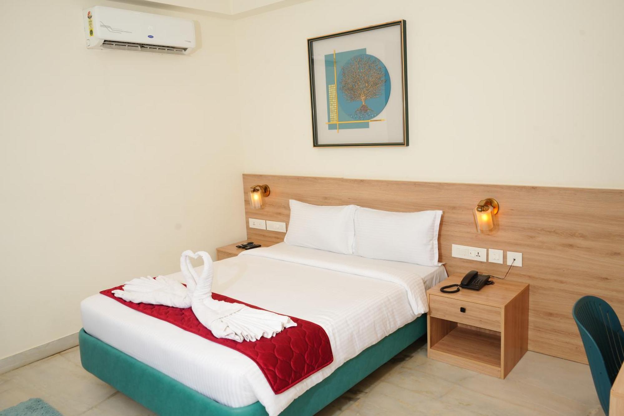 Royal Paris Hotel 3*