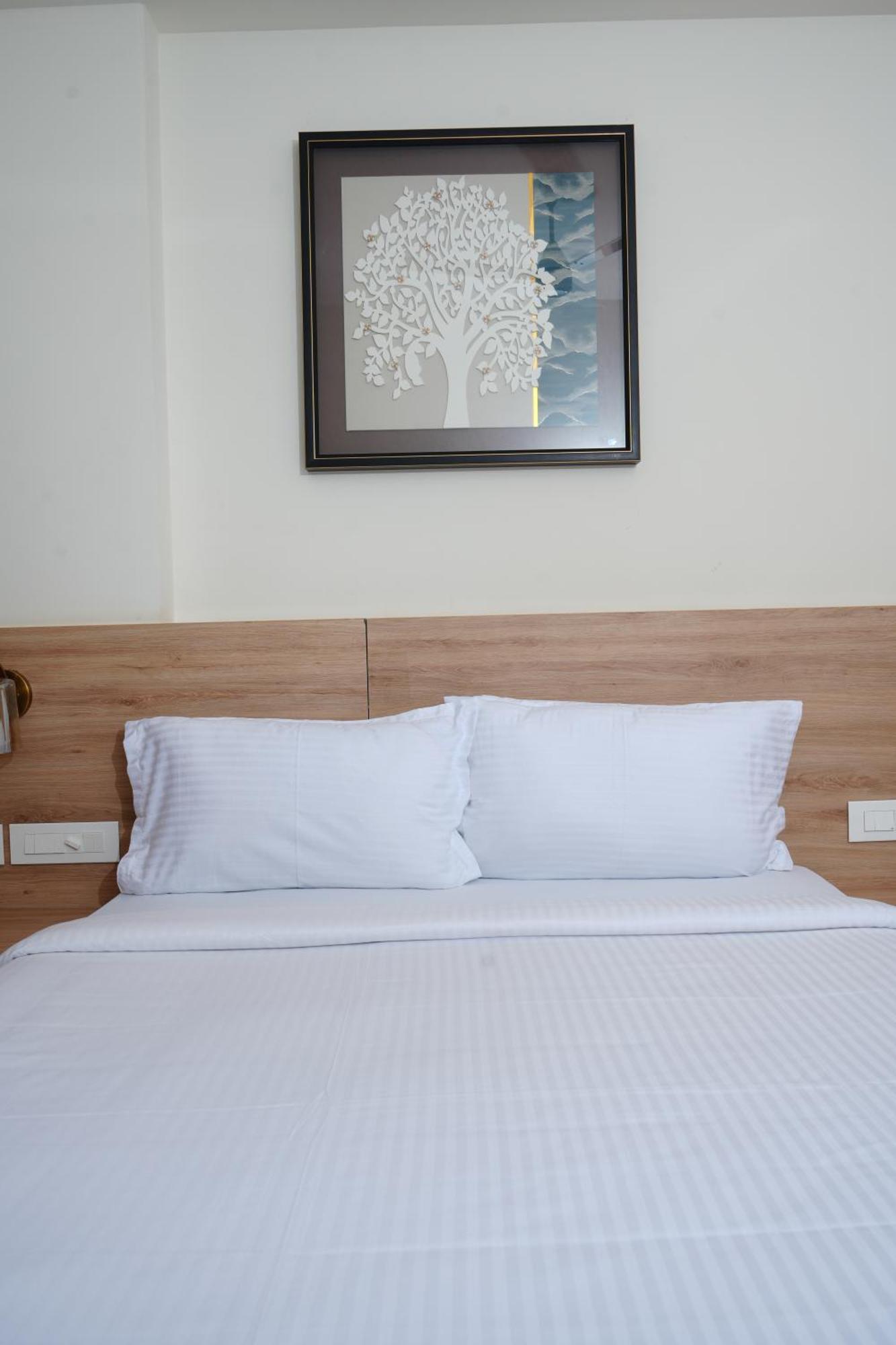 Royal Paris Hotel