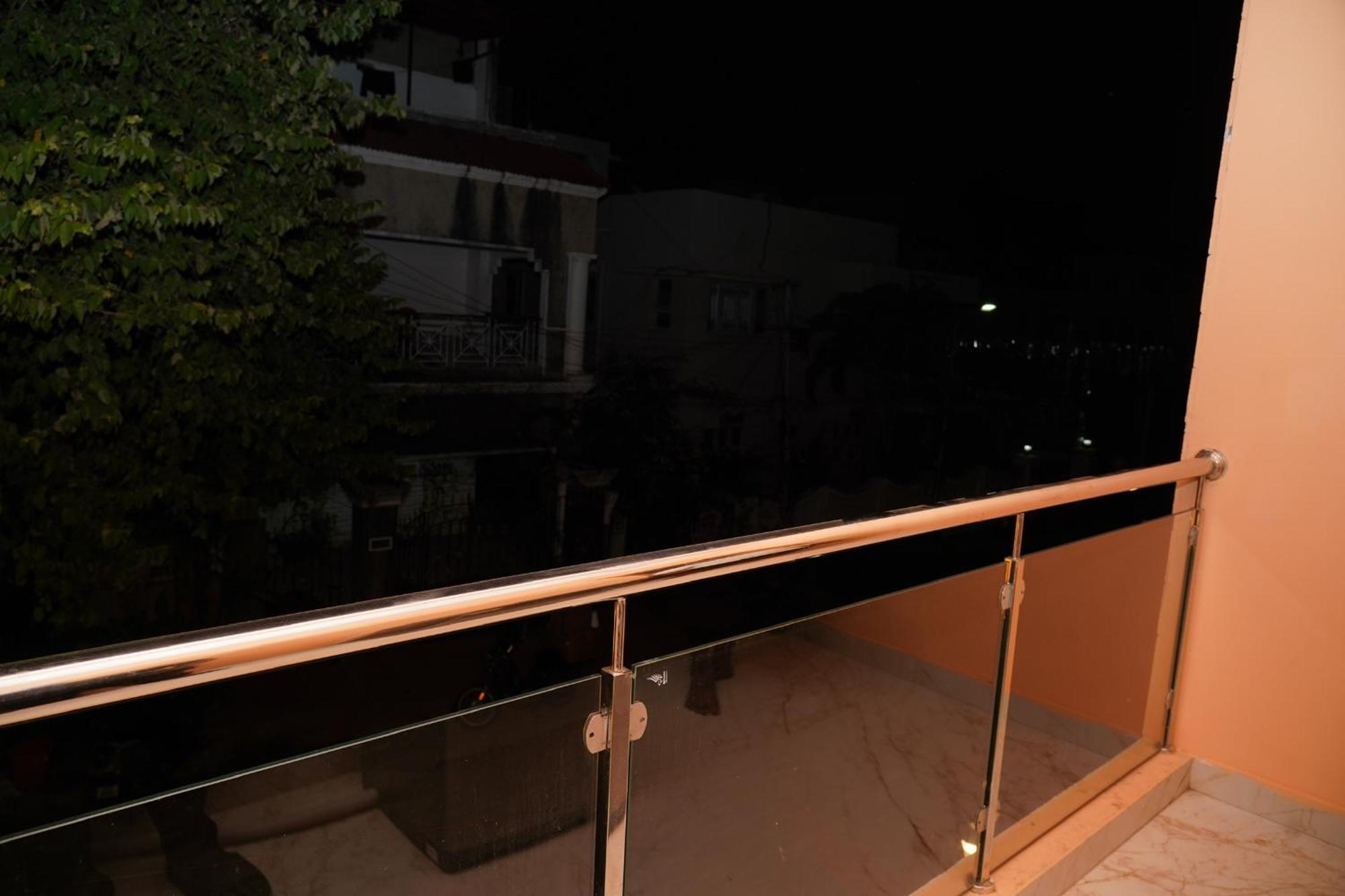 Hotel Cashewtree 2*