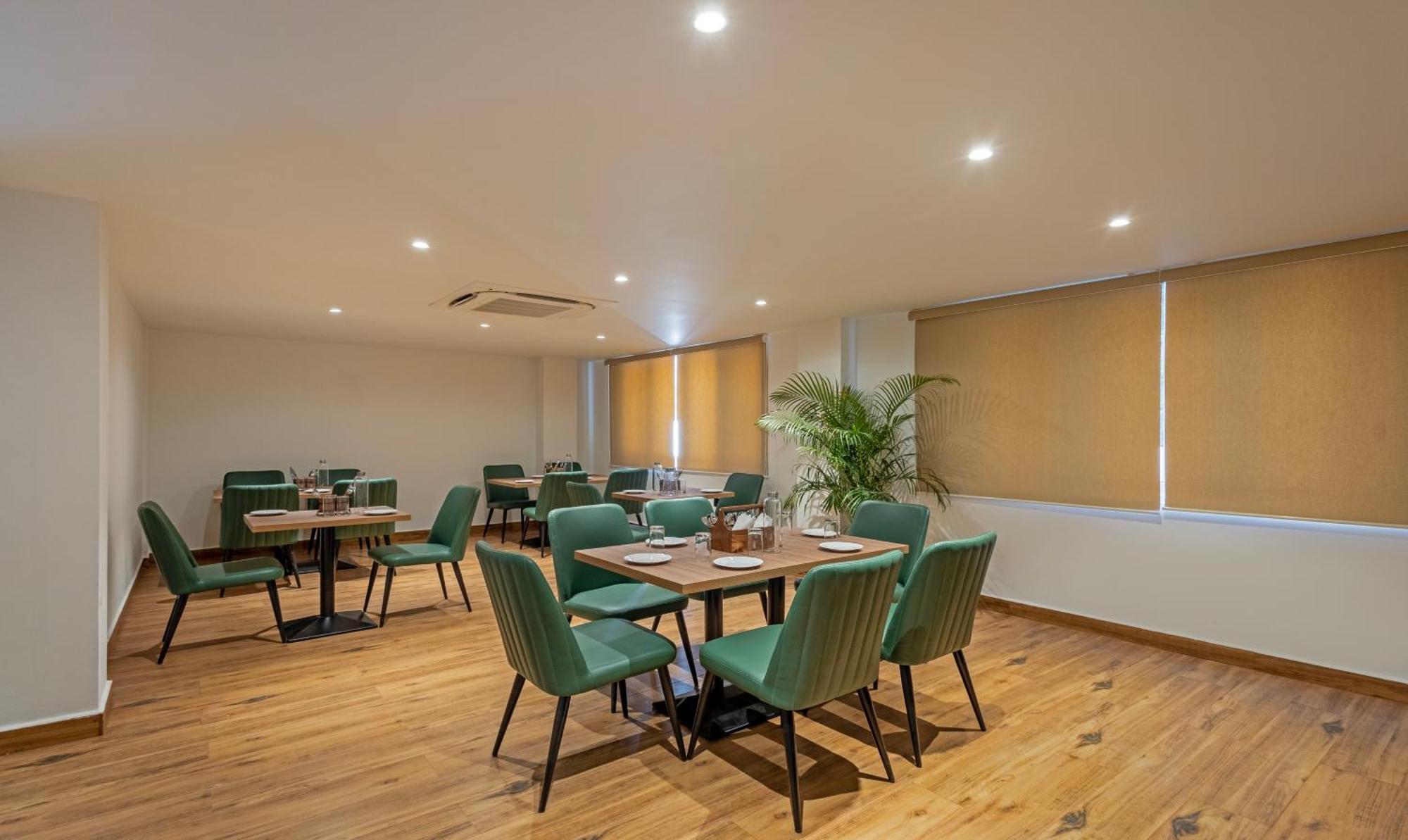 Treebo Premium Vapr Ashok Nagar Hotel 4*