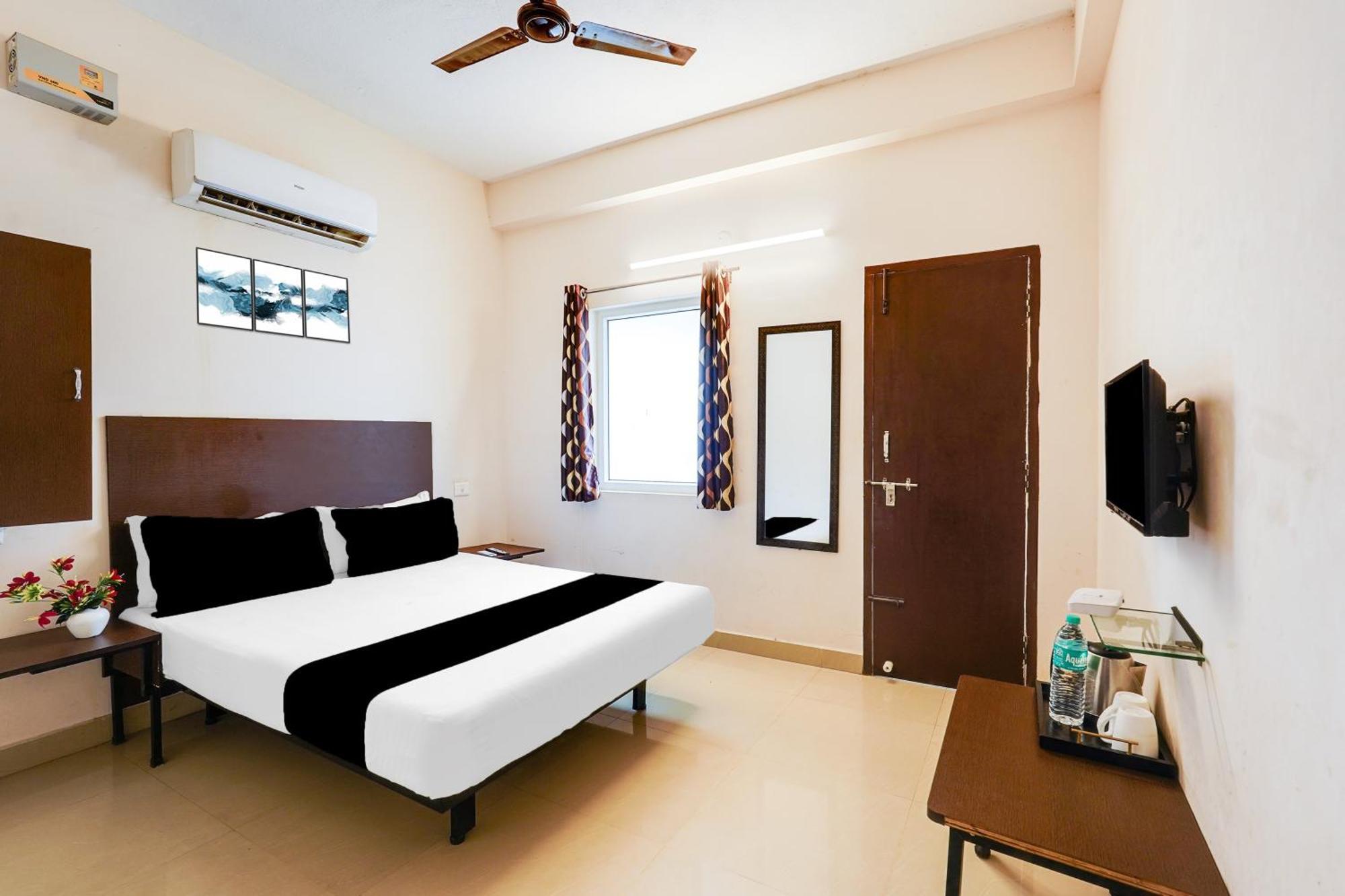 Super Hotel O Rathinapuram Near Airport Hotel 4*