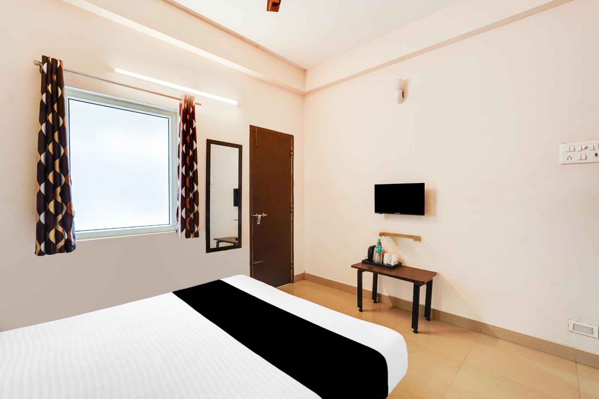Hotel Super Hotel O Rathinapuram Near Airport