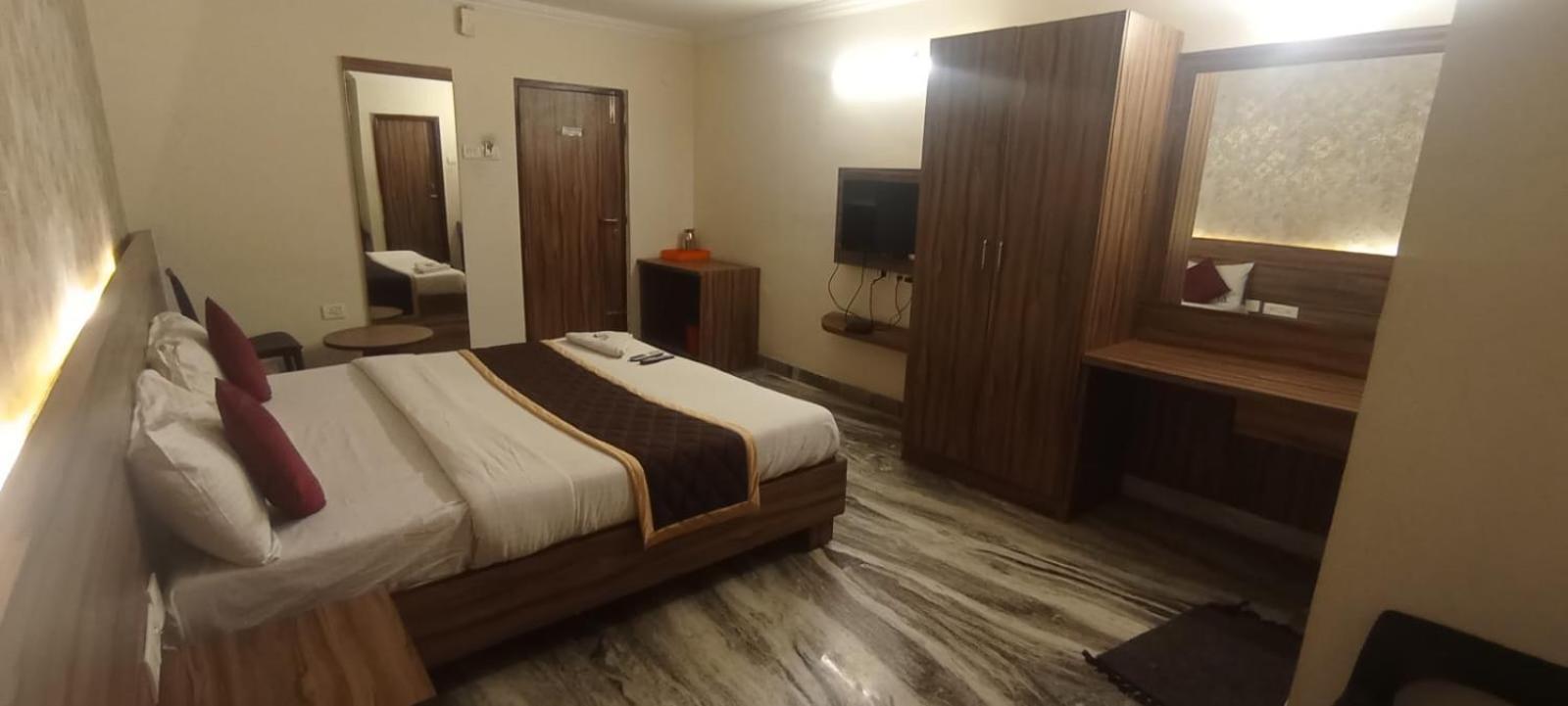 Raj Meridian, Tambaram Hotel 2*