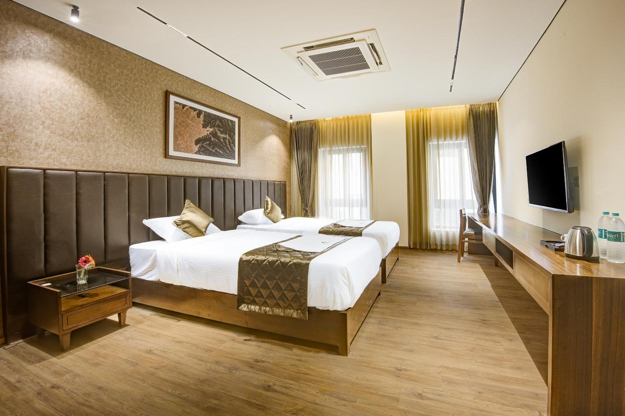 Lance 21 - Ashok Nagar Hotel