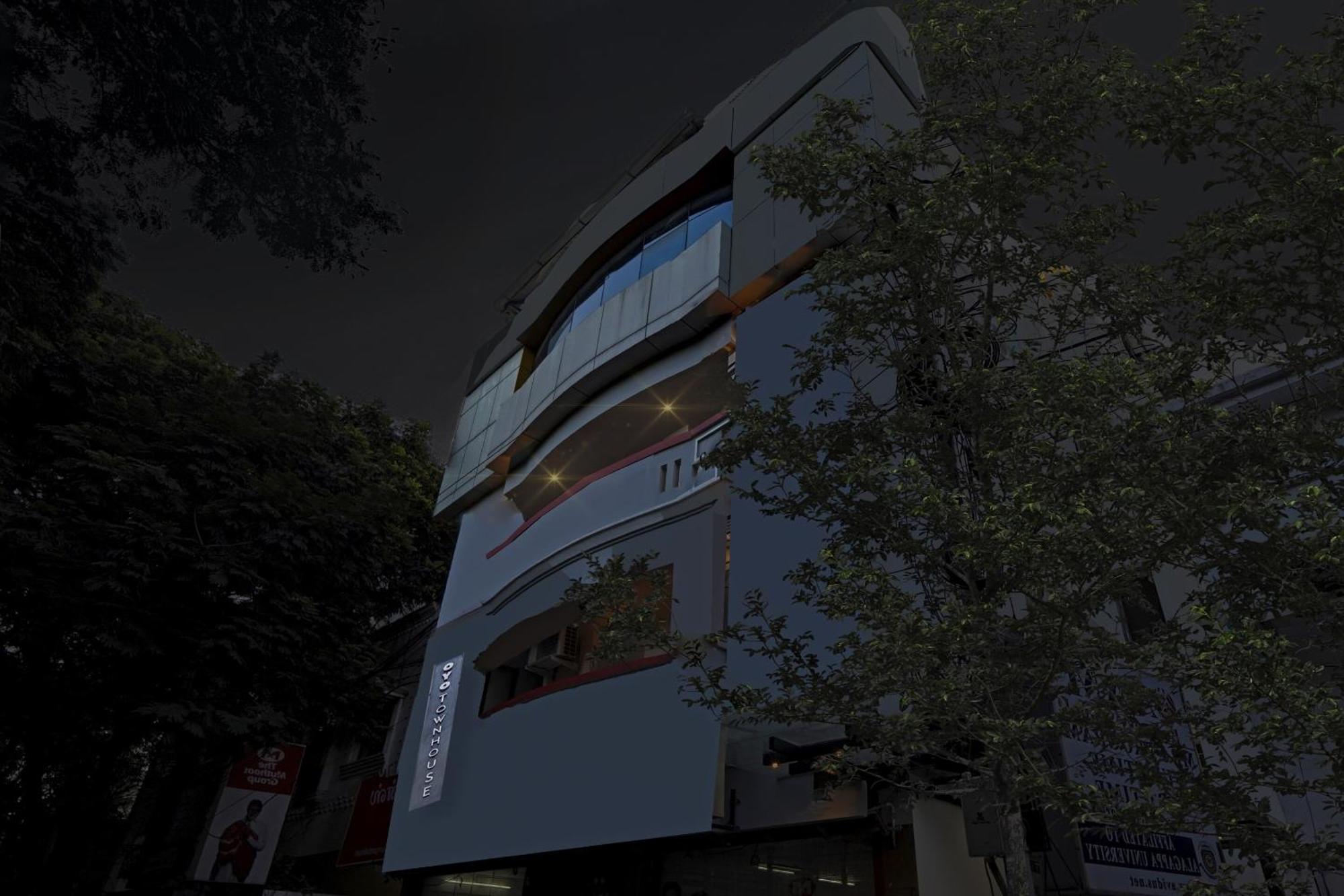 Super Townhouse G Silver Near Us Biometric Hotel Chennai