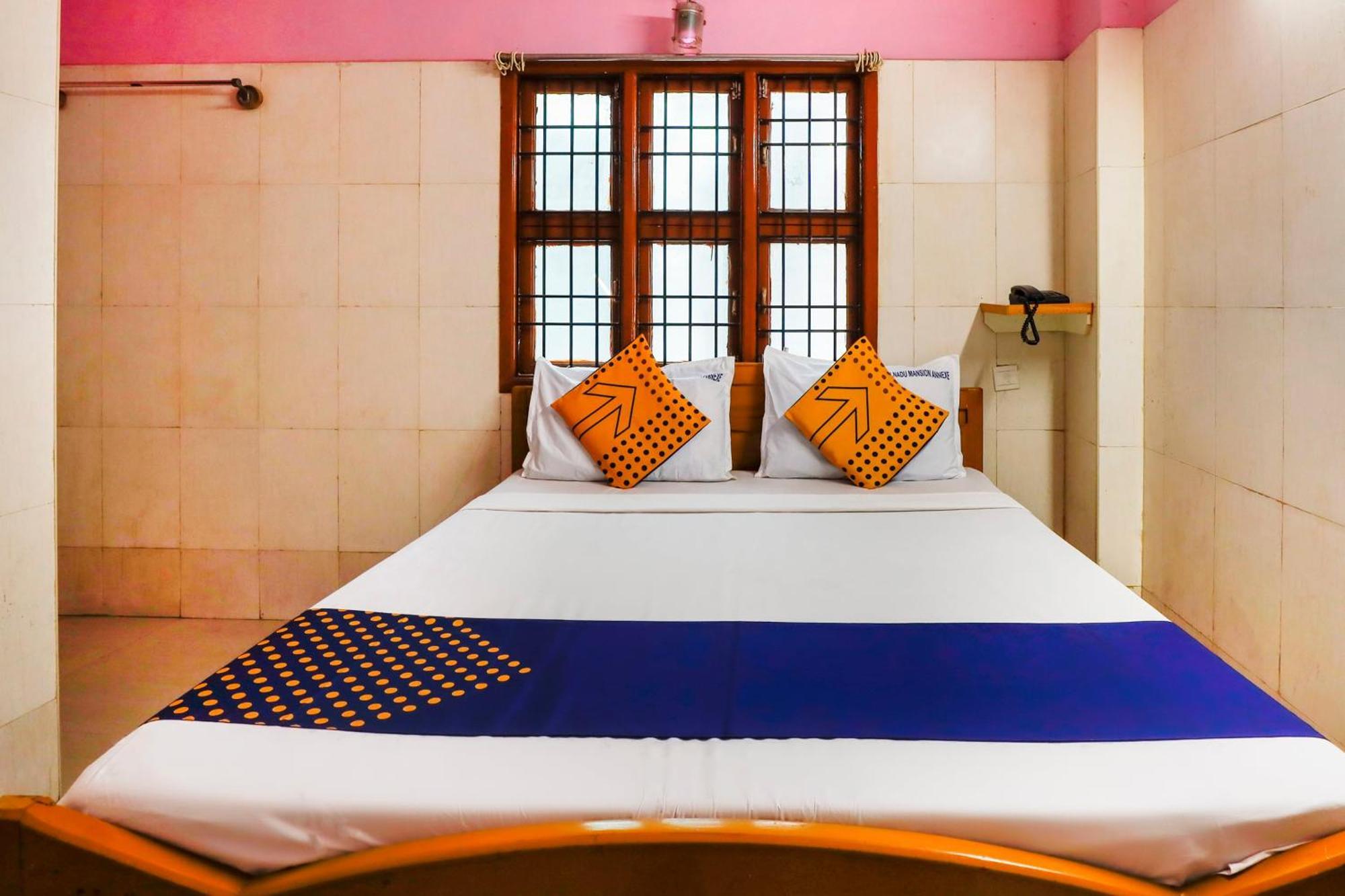 Spot On Grand Residency Near Marina 3* Chennai