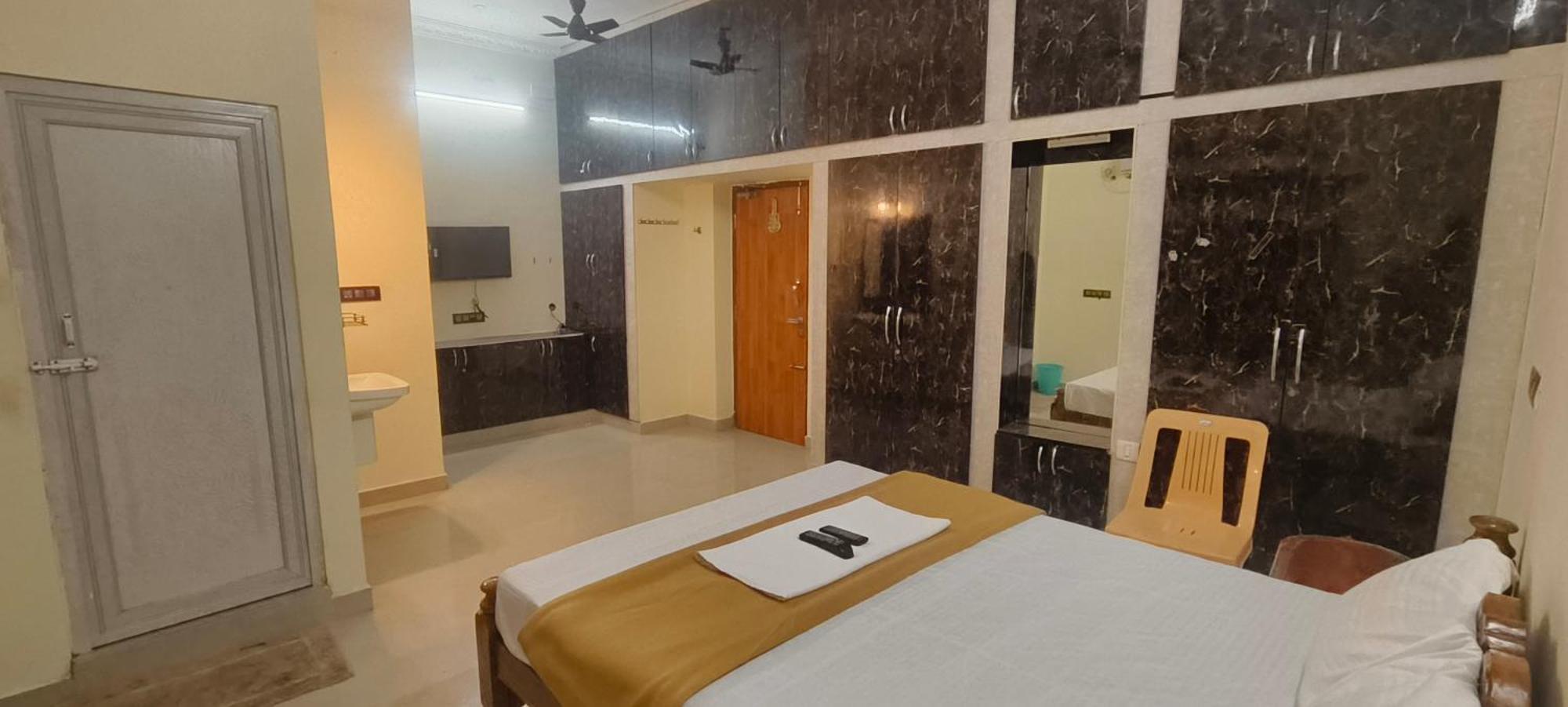Hotel Mm 2*