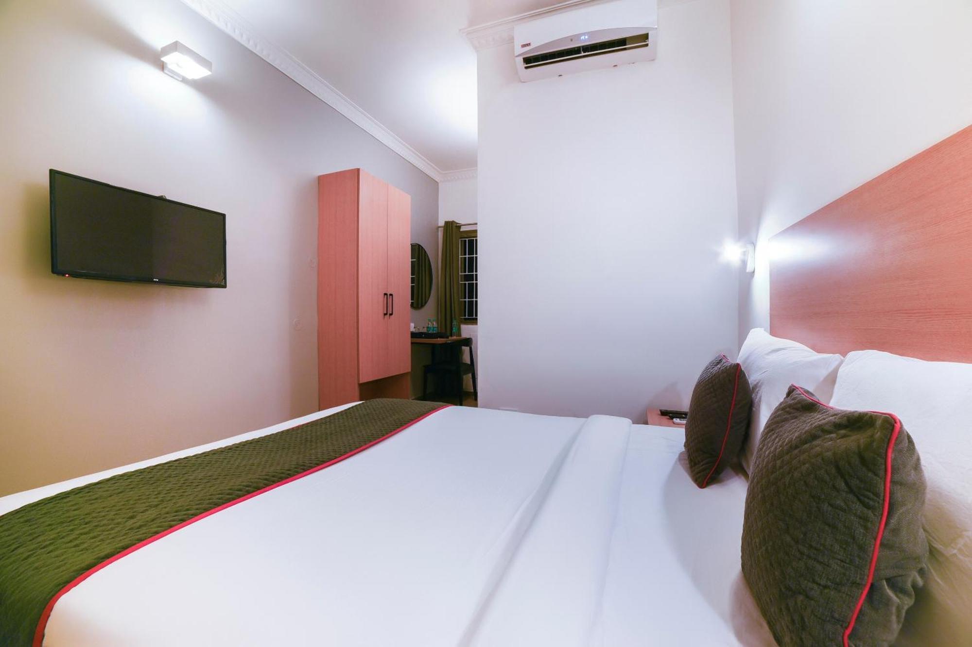 Collection O Vadapalani Hotel