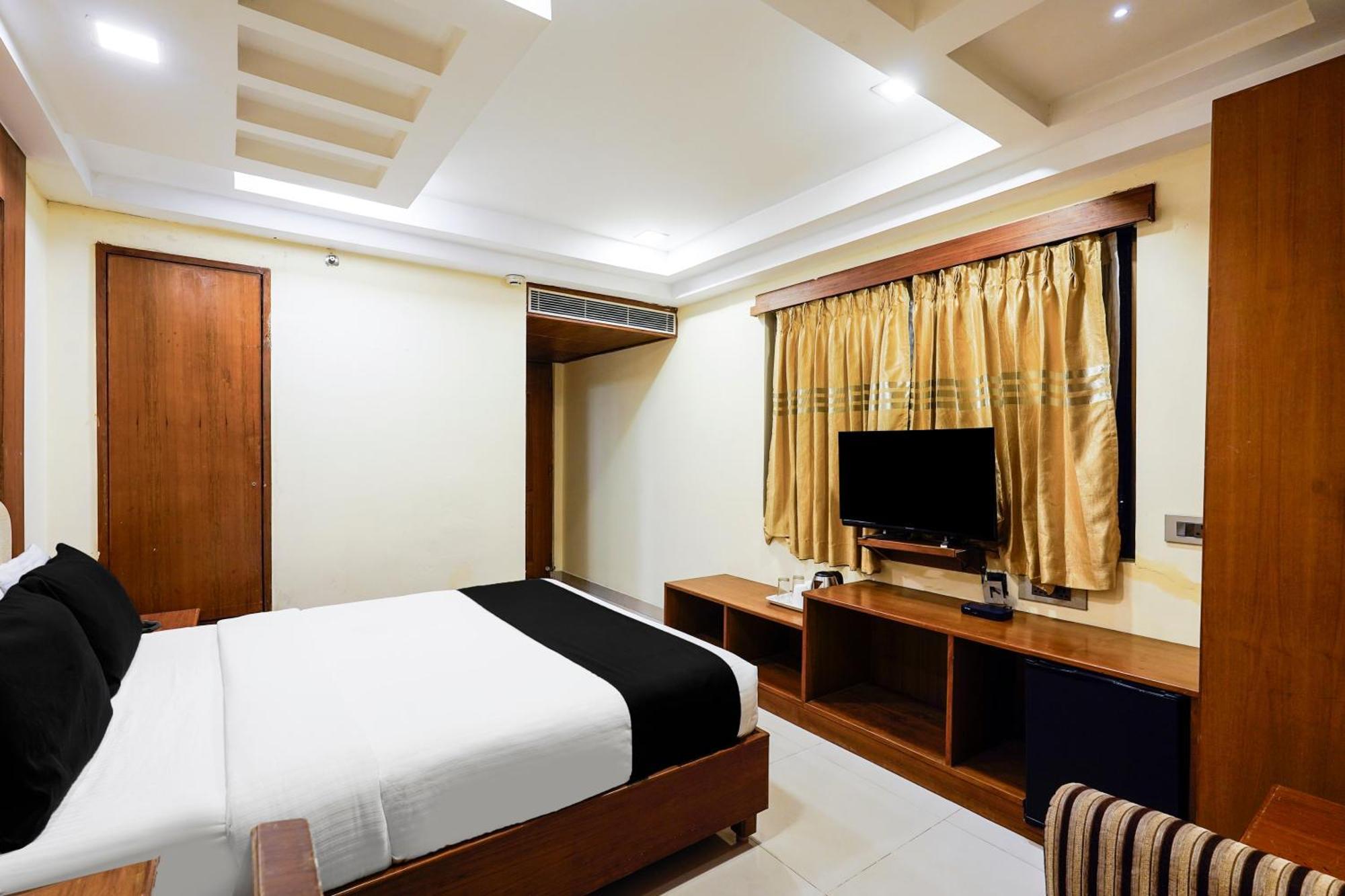 Townhouse Oak Alandur Near Airport Formerly Vijay Park Hotel 3*