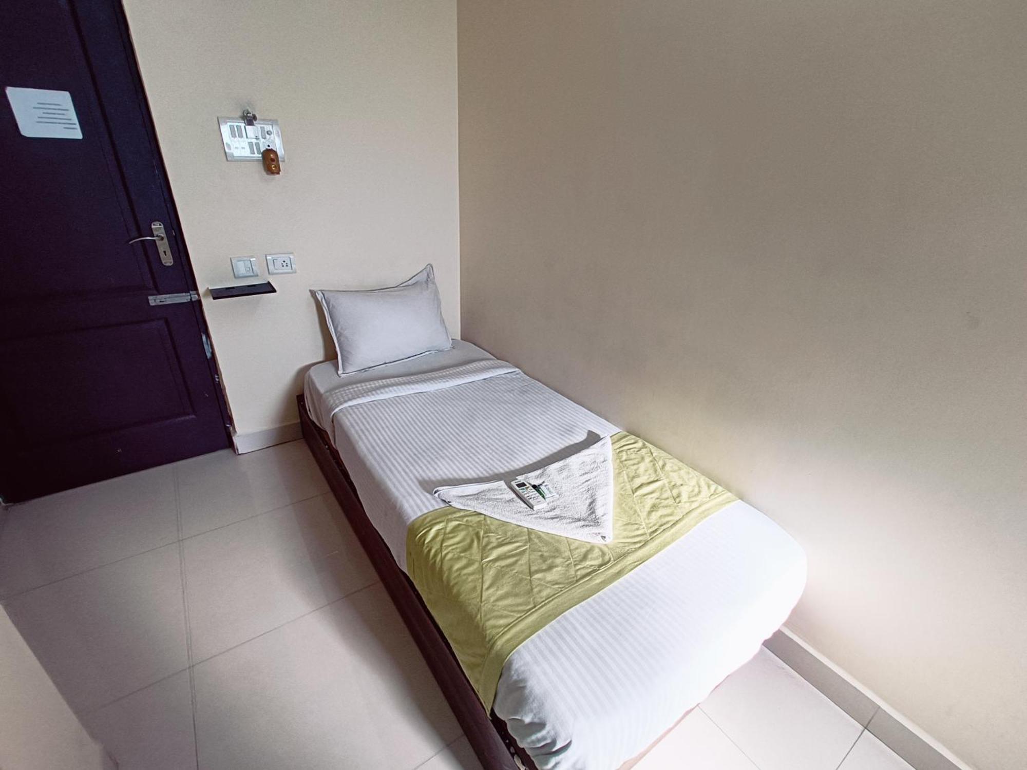 Tree Hotel-near Vfs Global And Ramee Mall 2* Chennai