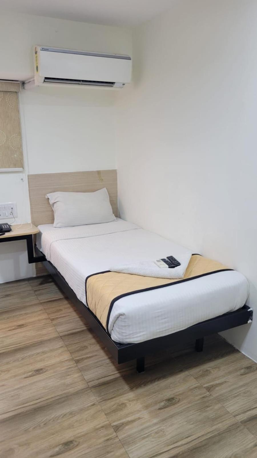 Hotel Grace Residency Airport