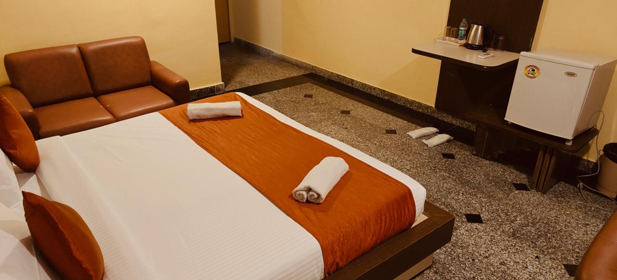 Hotel Gt Chamiers Park-near Apollo Cancer Centre Teynampet 2*