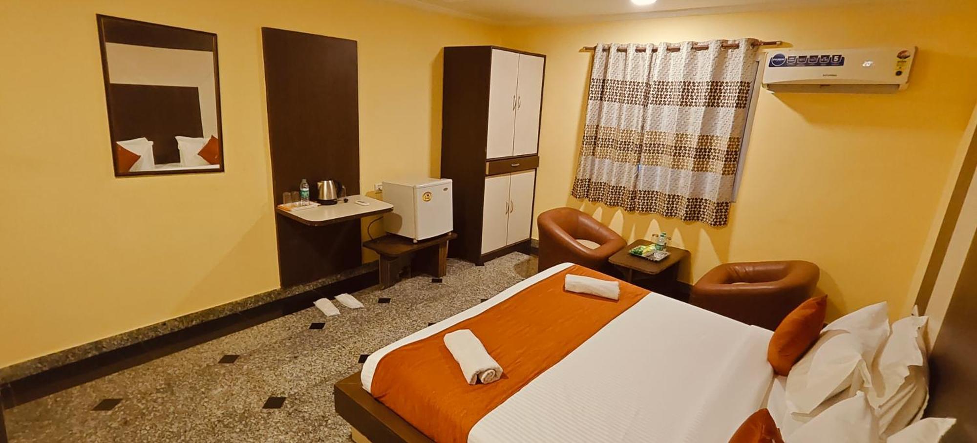 Hotel Gt Chamiers Park-near Apollo Cancer Centre Teynampet Chennai