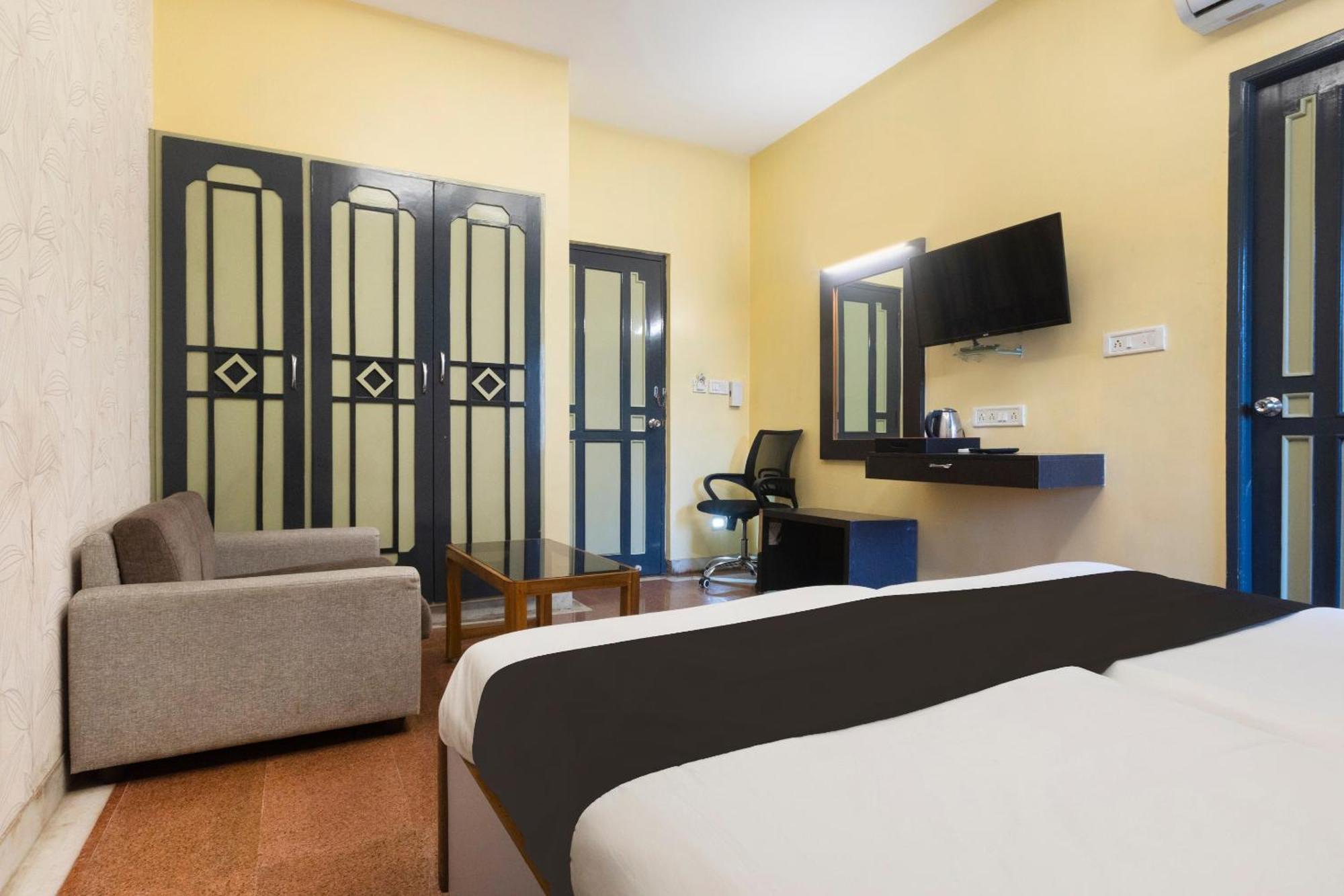 Hotel Collection O Santhome Residency Near Marina 4*
