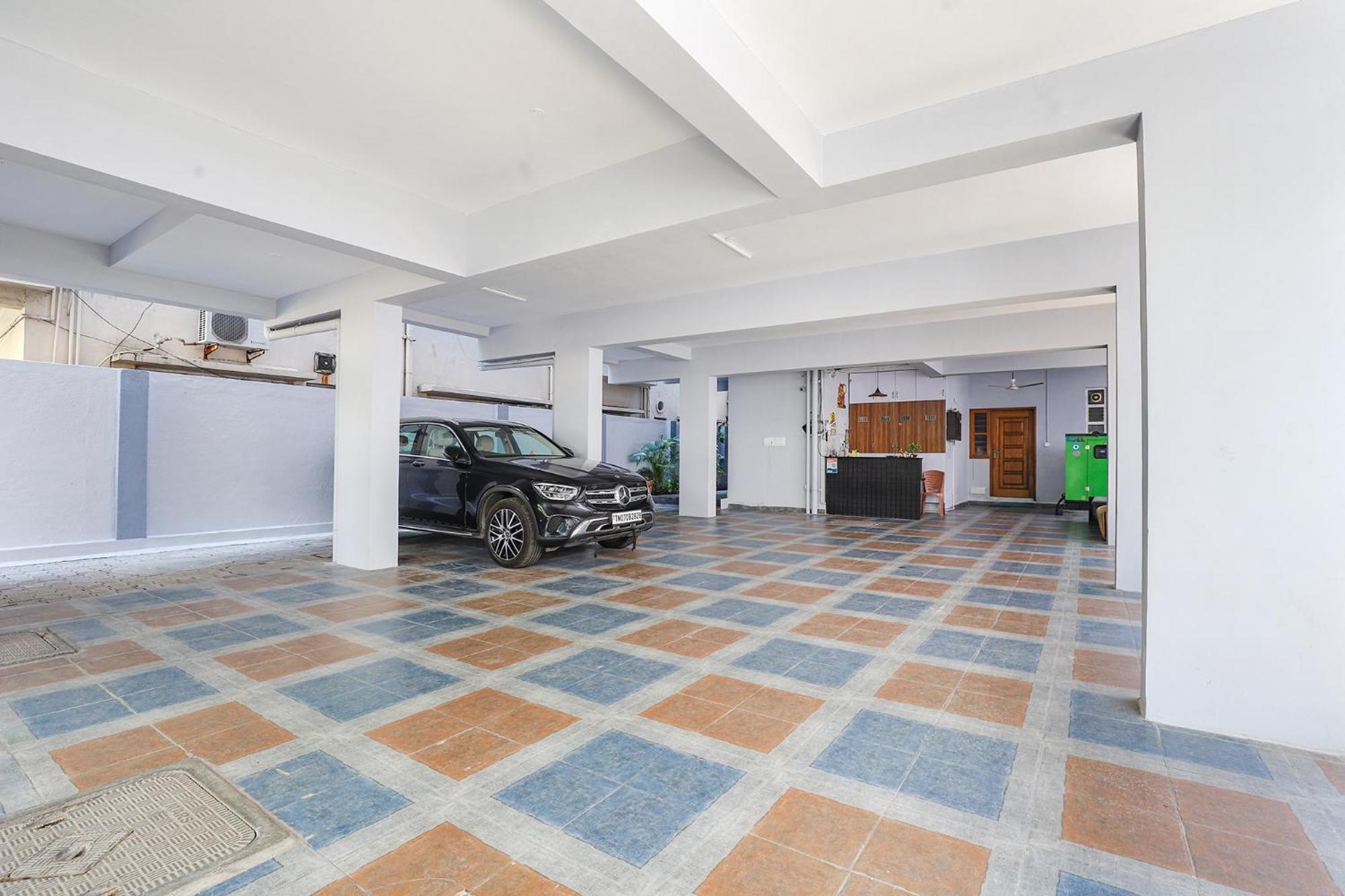 Fabhotel Hathvik Park - Near To Nandanam Metro Station Hotel