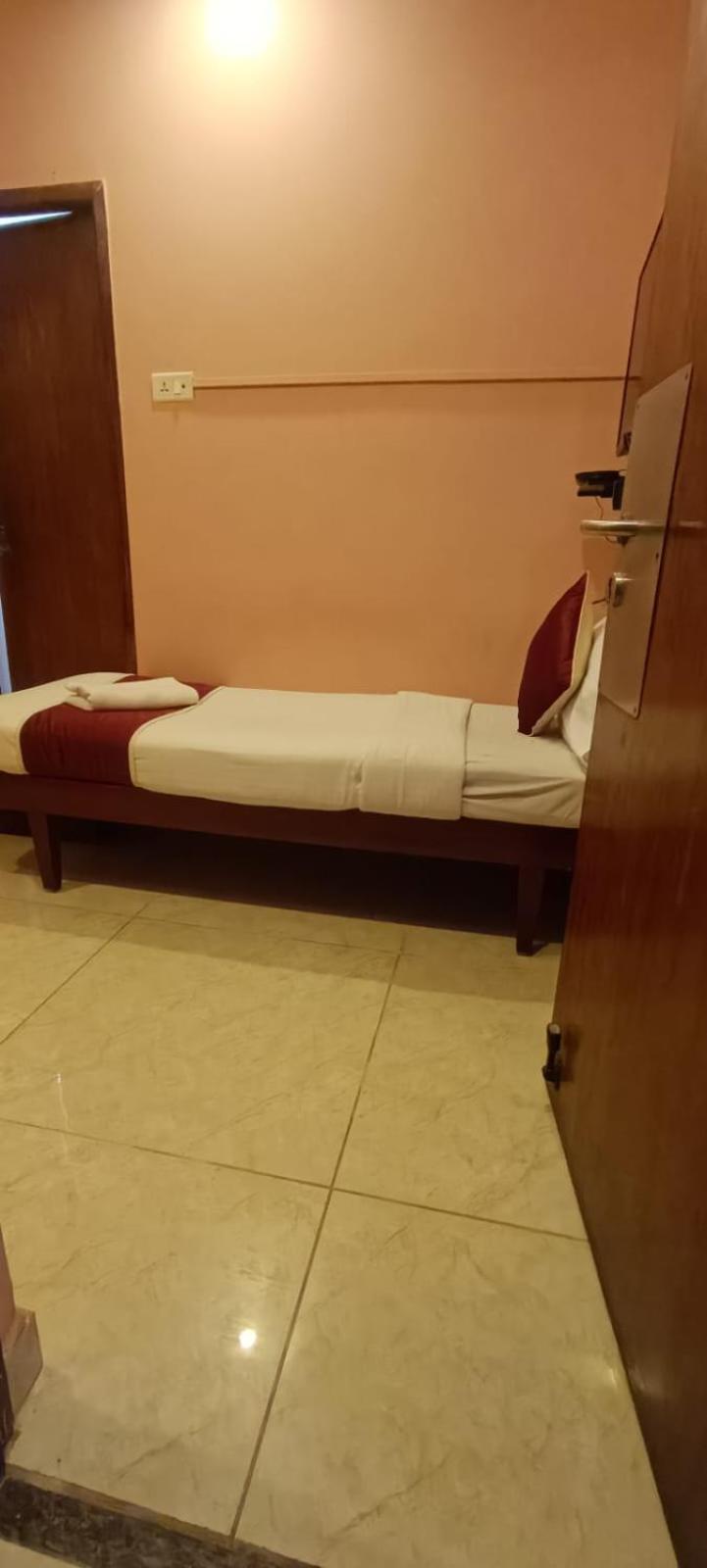 Hotel Naksha Tree Kishore - Koyambedu Chennai
