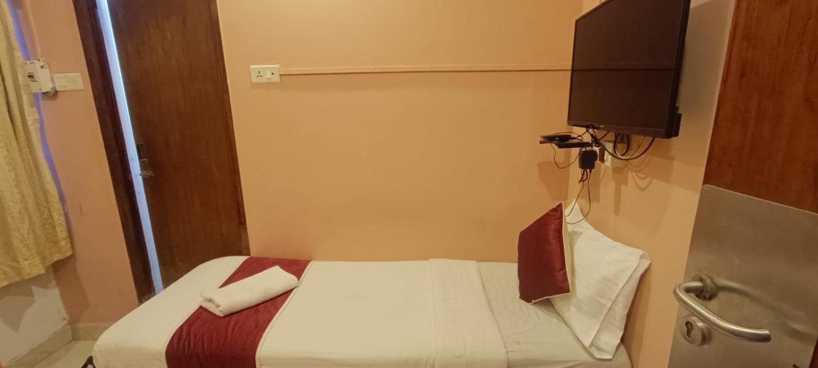 Naksha Tree Kishore - Koyambedu Hotel Chennai