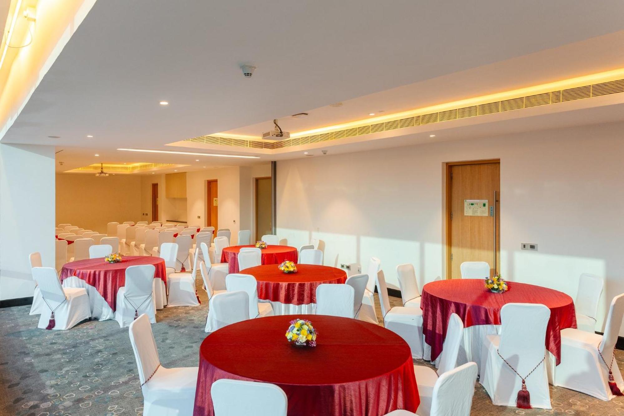 Omr It Expressway By Ihg 5* Chennai