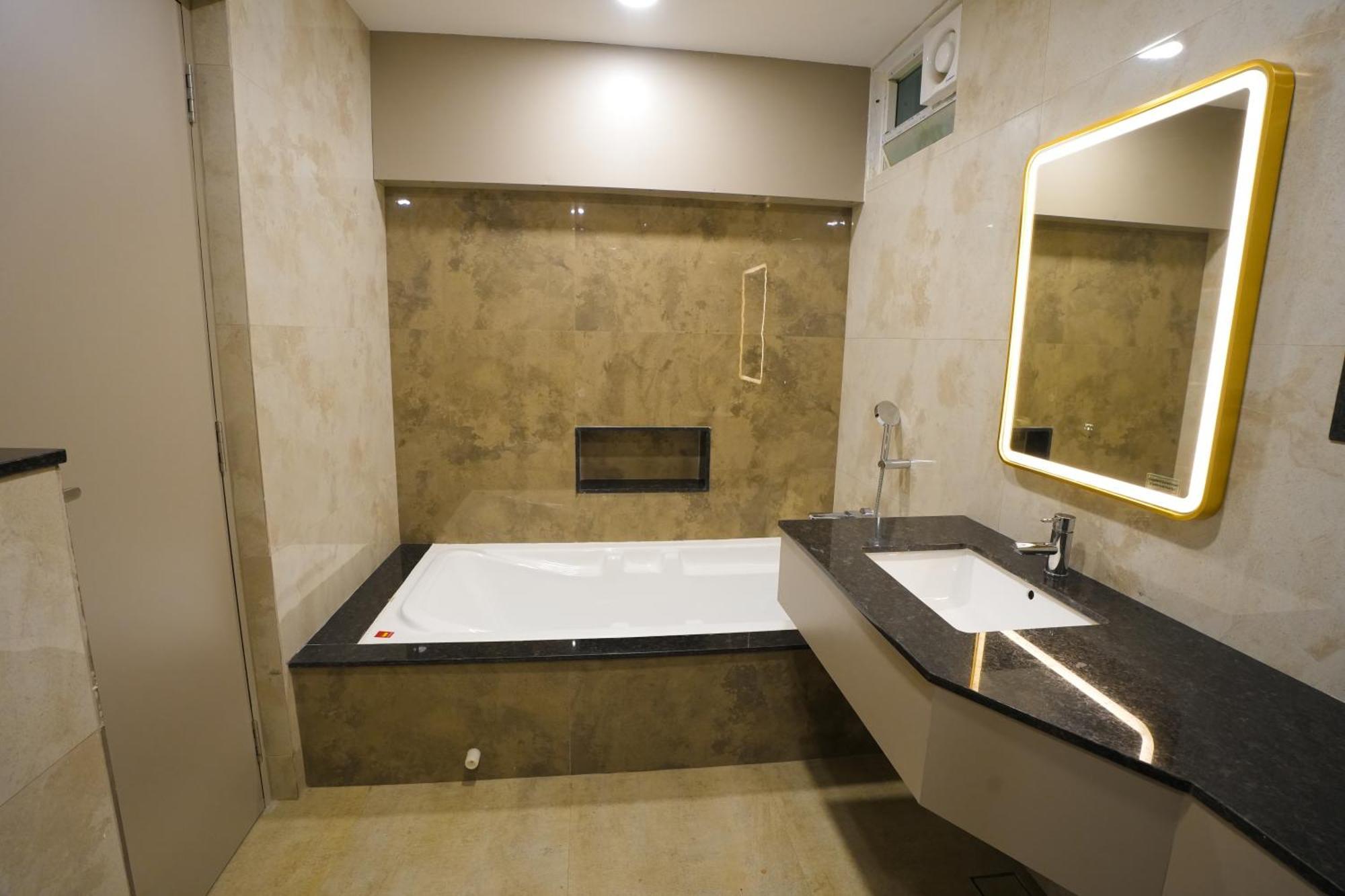 Avenue 11 Boutique Residences, Poes Garden Hotel