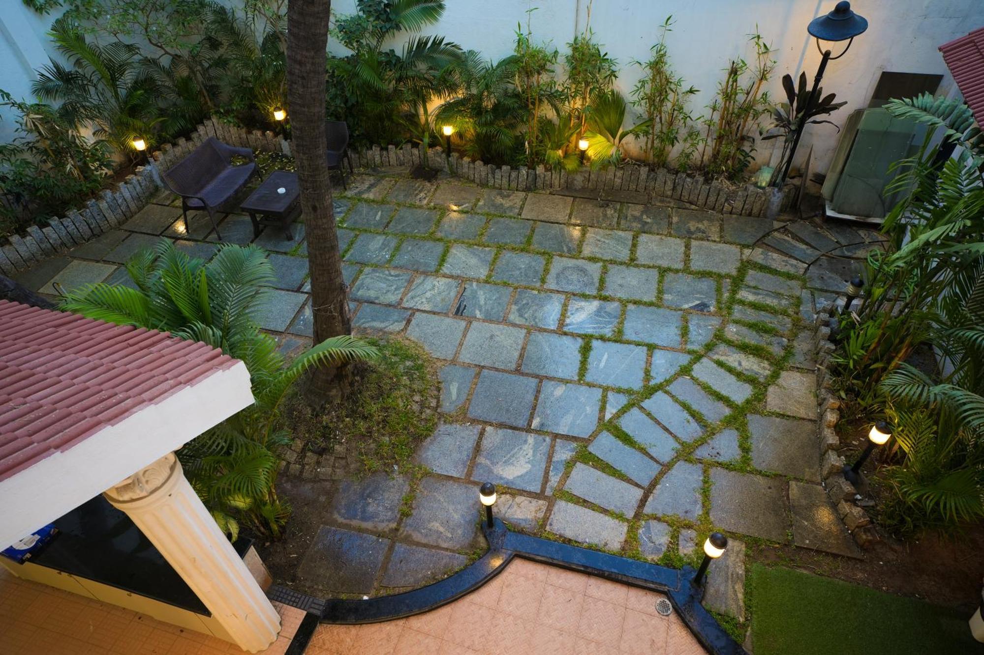 Avenue 11 Boutique Residences, Poes Garden 3*