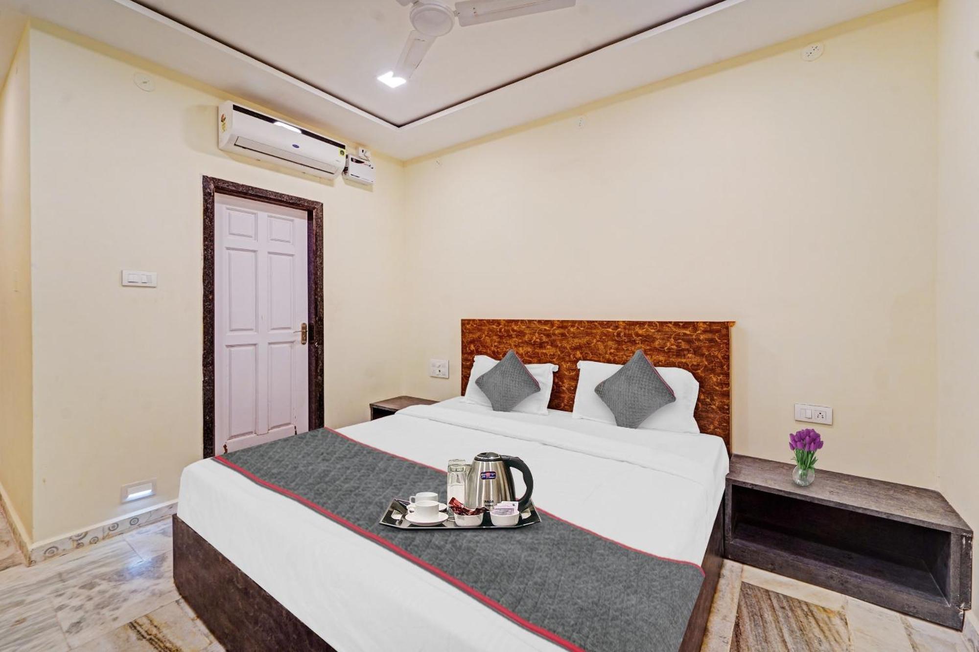 Hotel Collection O Yash