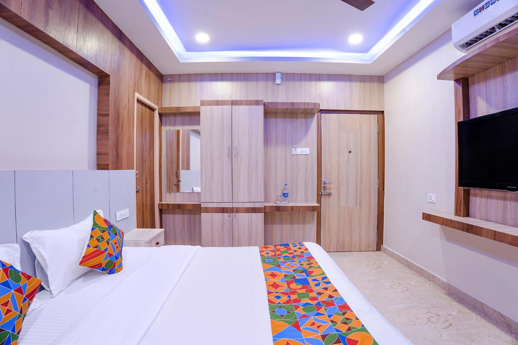 Fabhotel Wooden Park - Nr Dlf It Park & Trade Center Hotel 3*