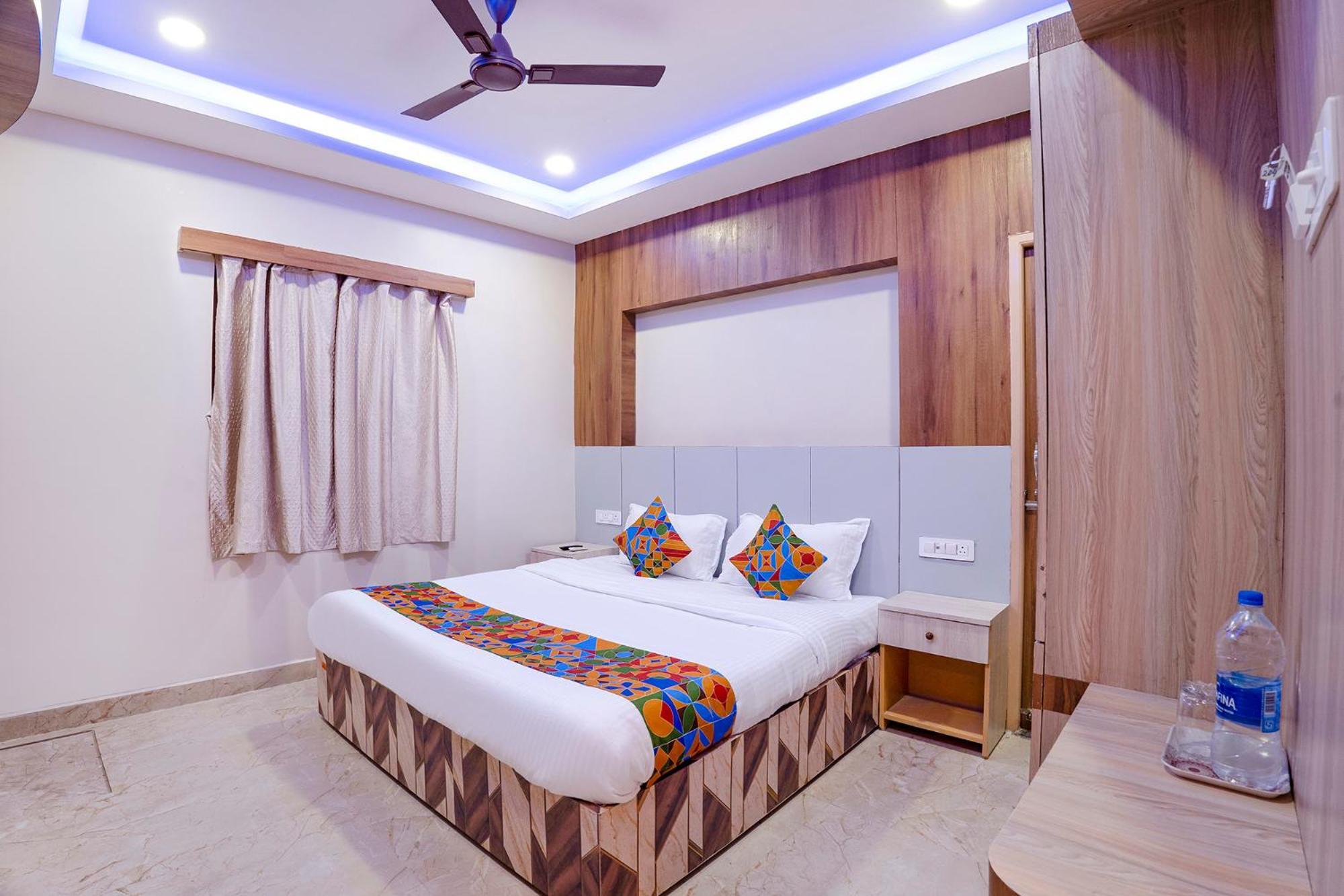 Fabhotel Wooden Park - Nr Dlf It Park & Trade Center Hotel 3*