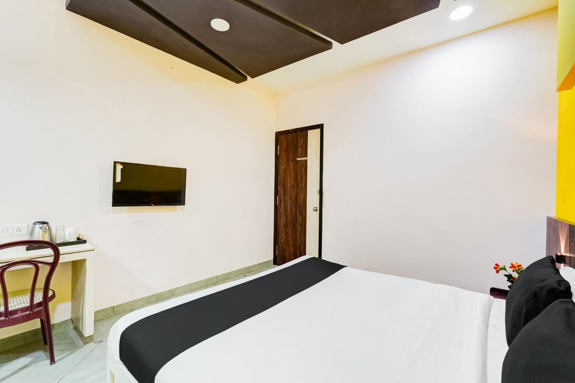 Hotel Super Townhouse Purushawalakm *