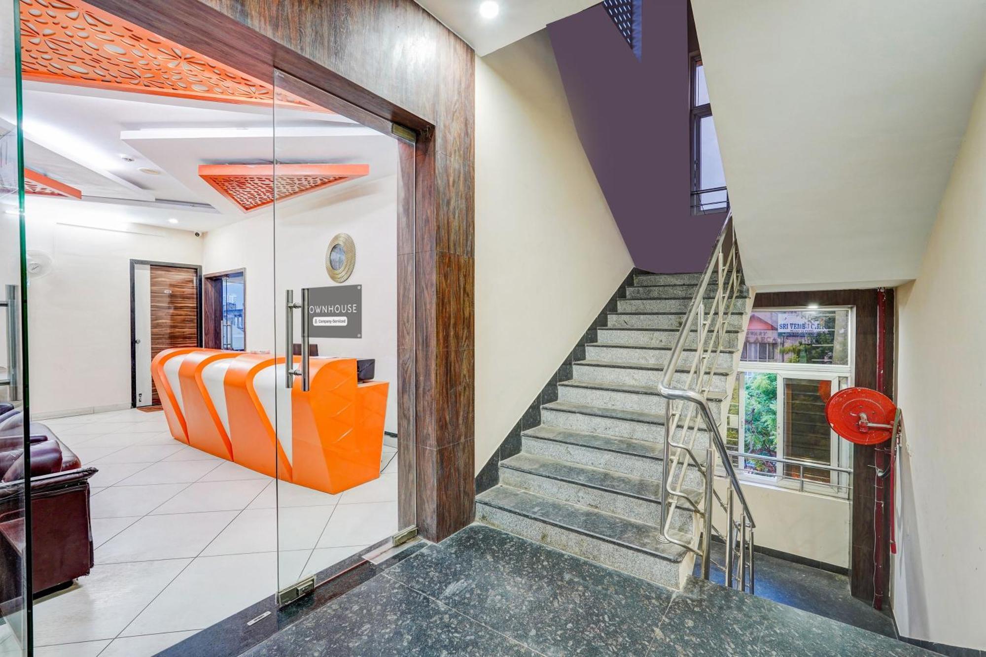 Super Townhouse Purushawalakm Chennai