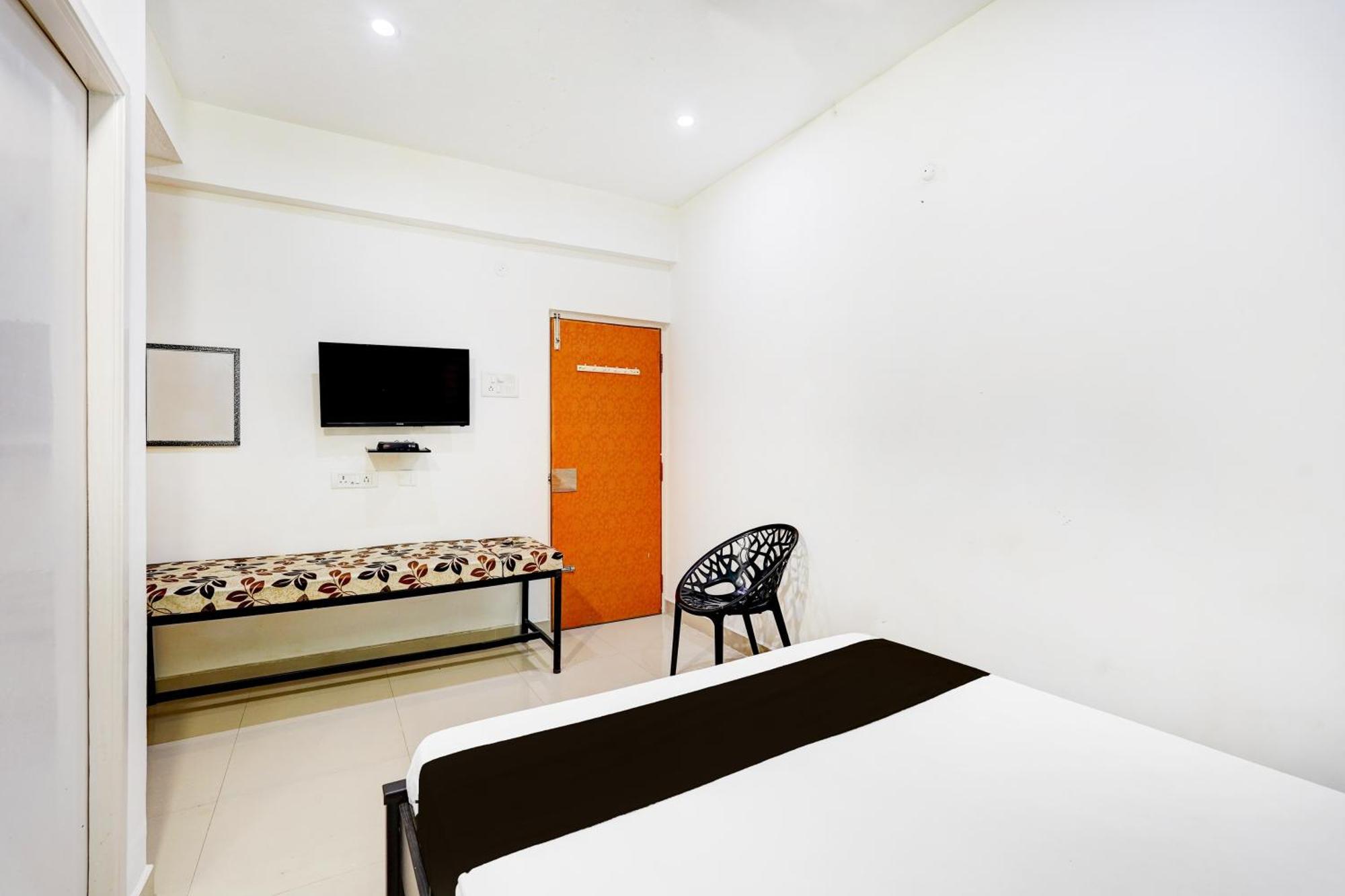 Collection O Perumbakkam Main Road Hotel 4*