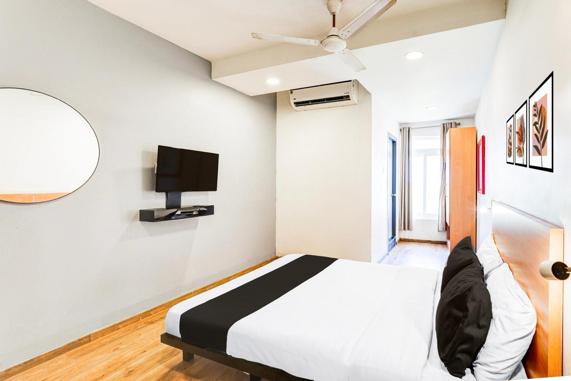 Super Collection O Omr Perungudi Hotel