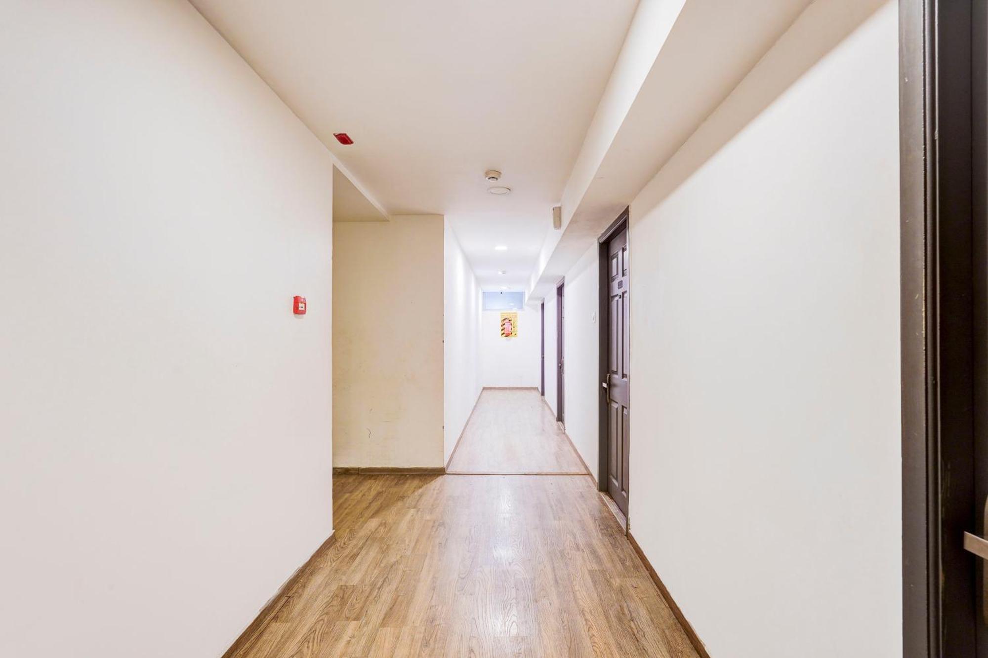 Hotel Super Collection O Omr Perungudi Chennai