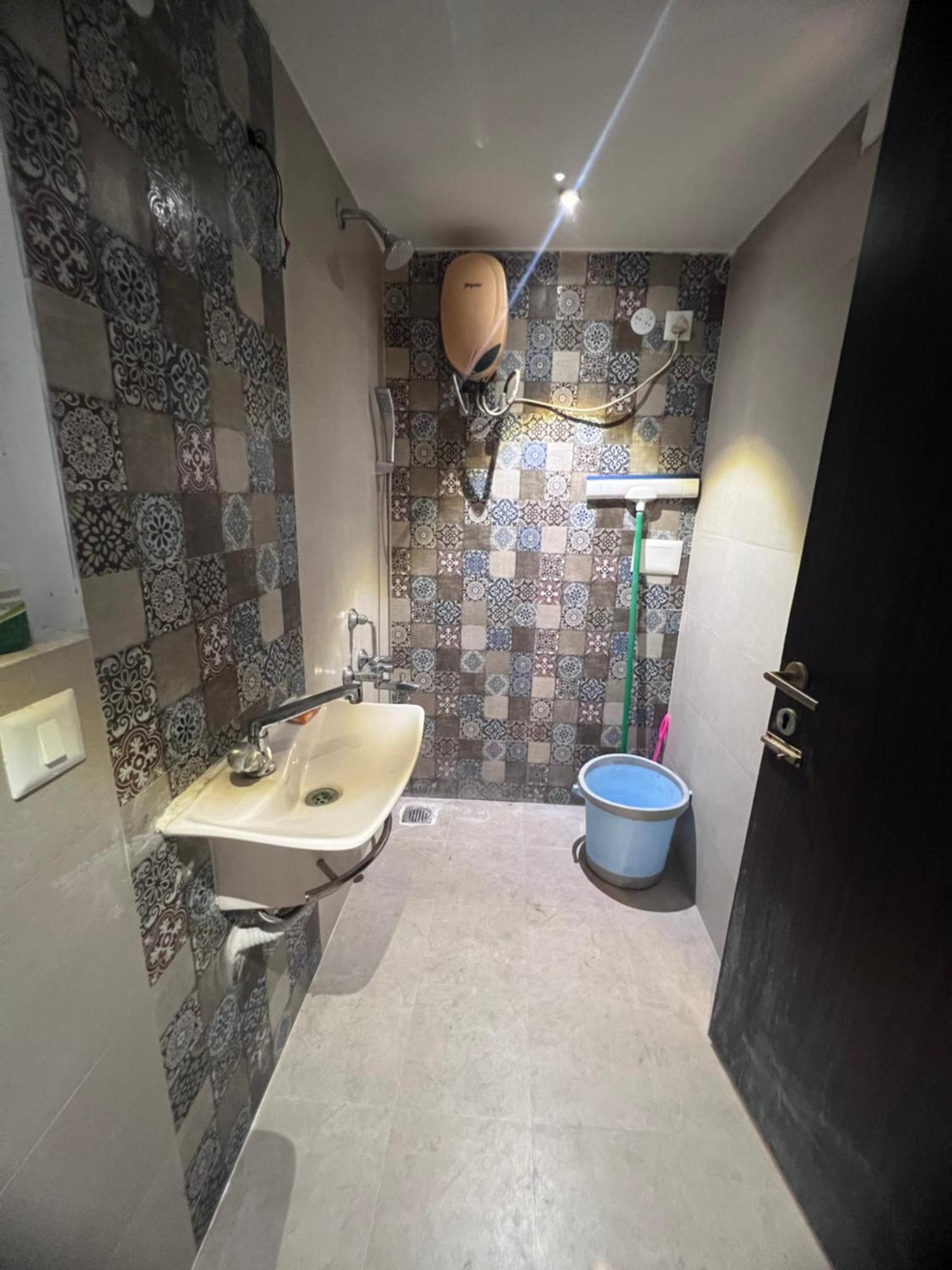 117 Prestige Silver Springs * Chennai