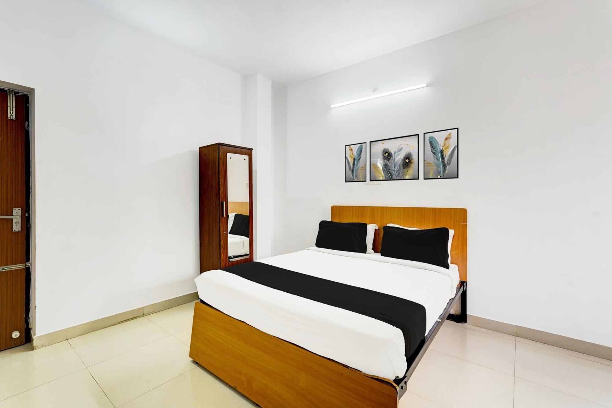 Super Collection O Ambattur Near Patravakam Railway Station Chennai