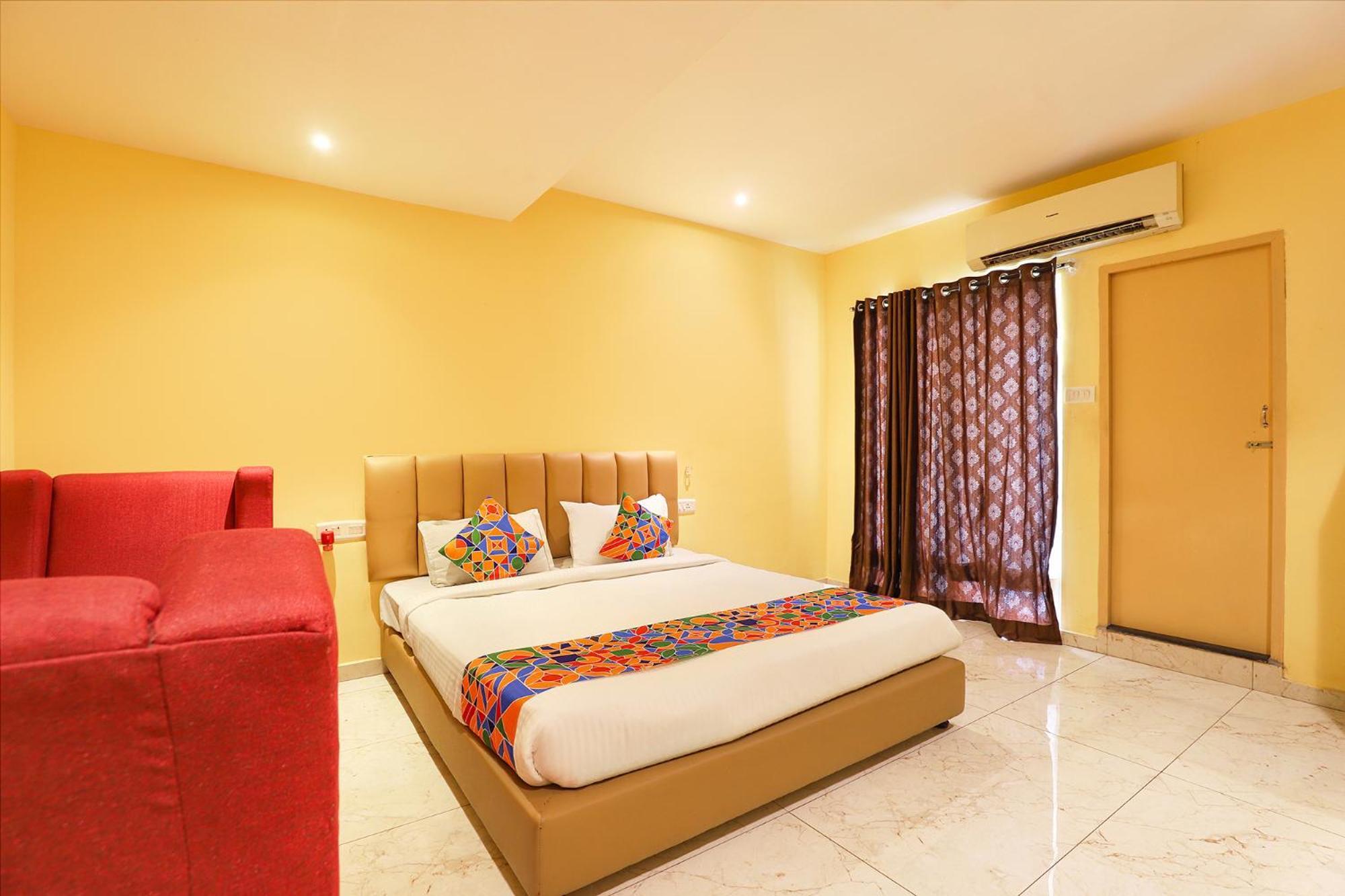 Fabhotel Chamiers Park