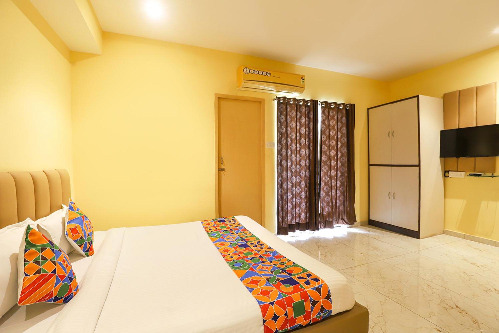 Hotel Fabhotel Chamiers Park