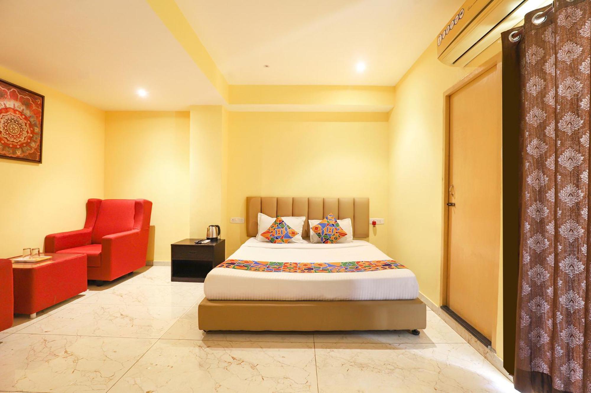 Fabhotel Chamiers Park
