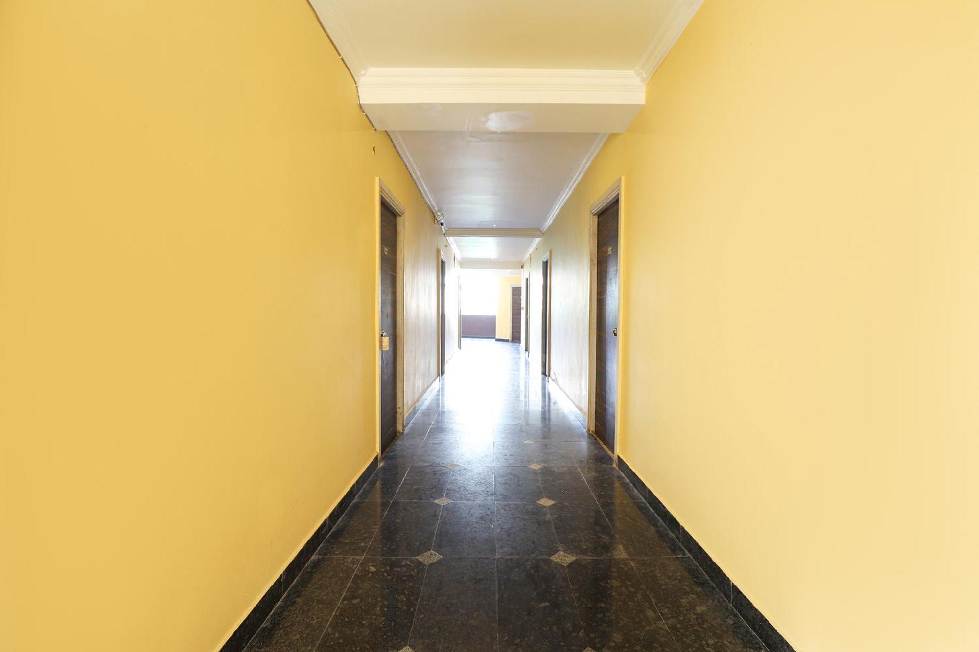 Fabhotel Chamiers Park