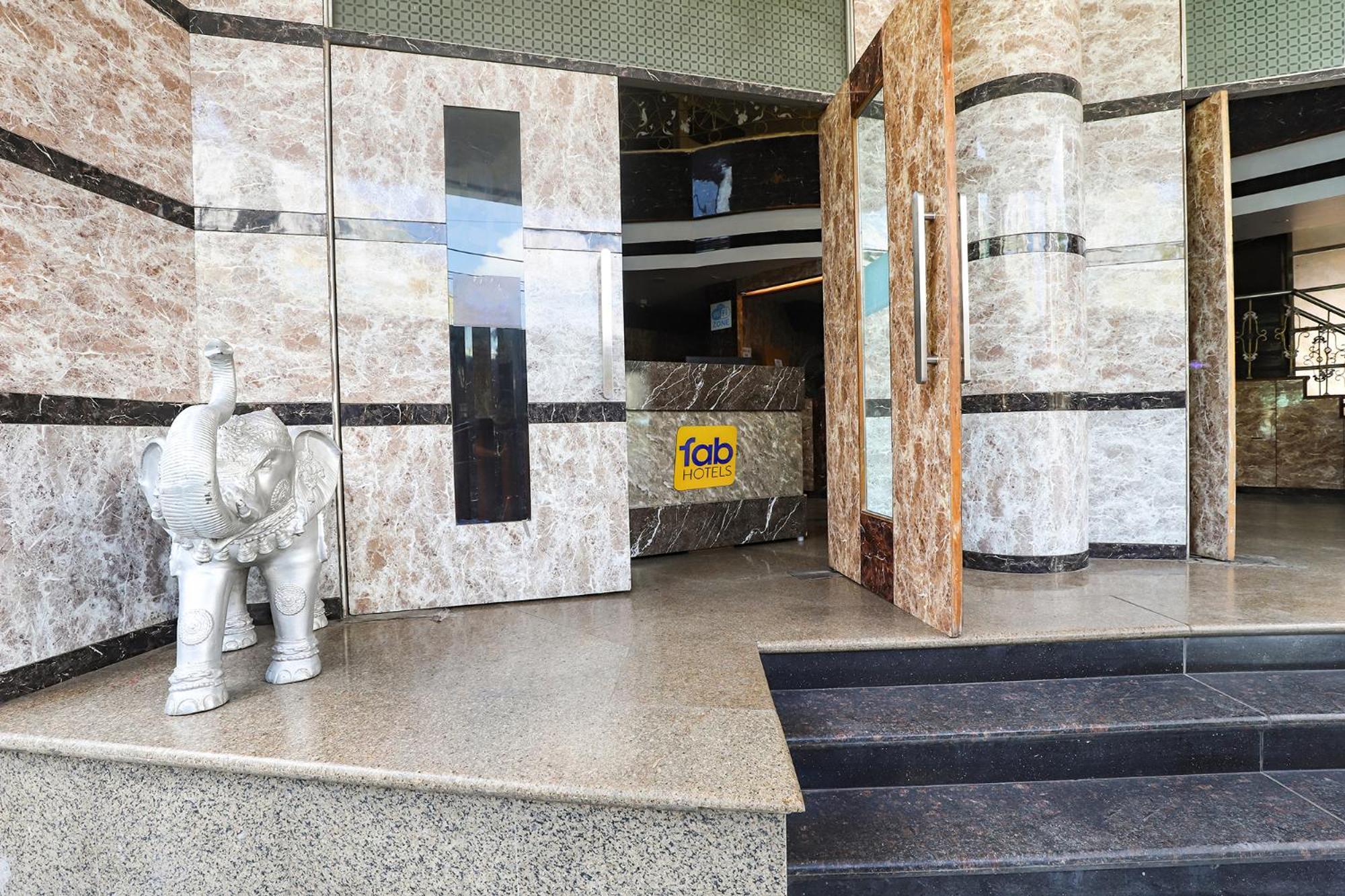 Fabhotel Chamiers Park Hotel