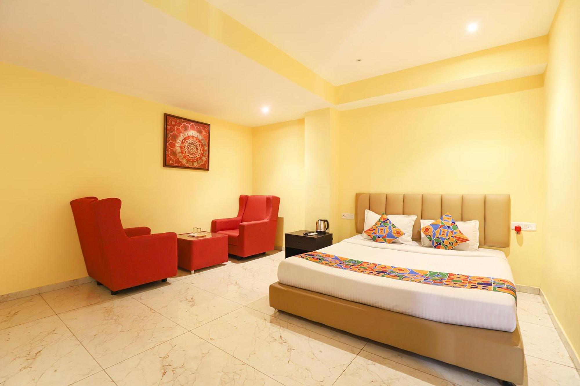 Fabhotel Chamiers Park